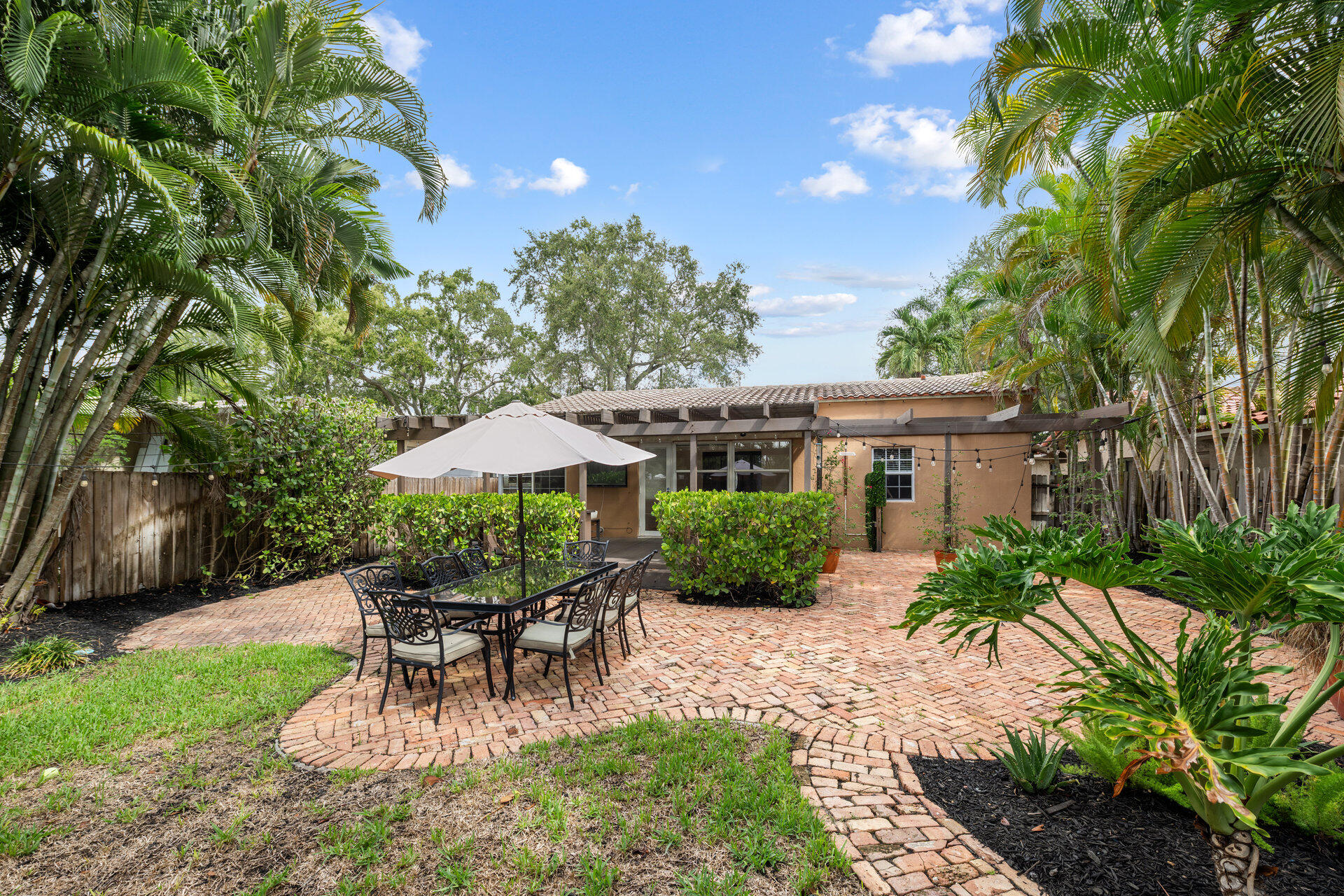 712 SE 11th Court