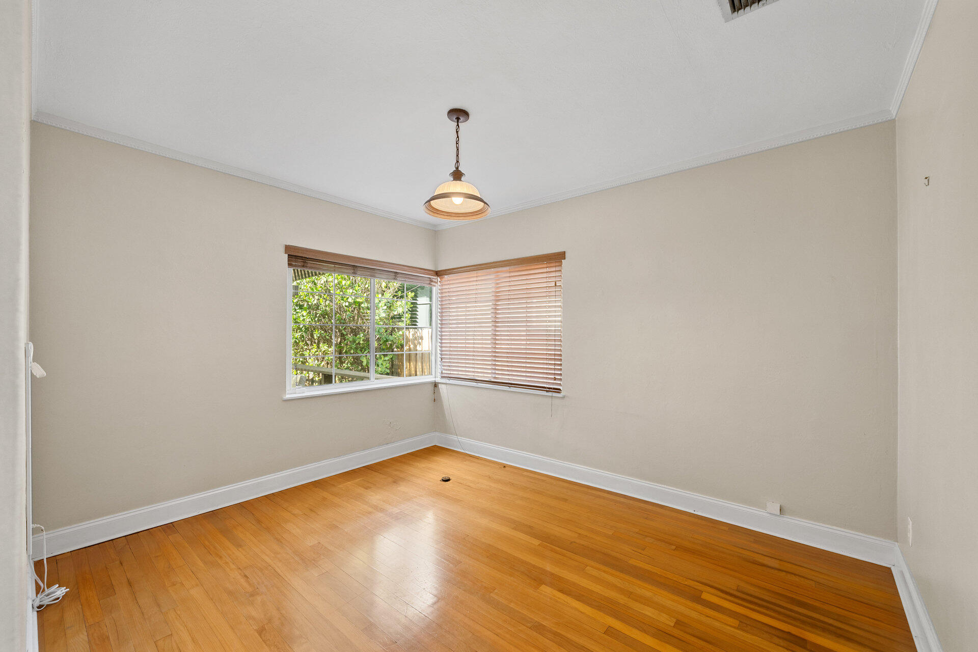 712 SE 11th Court