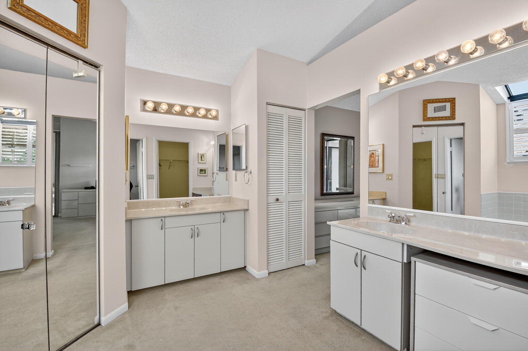 7186 Sweetbay Court