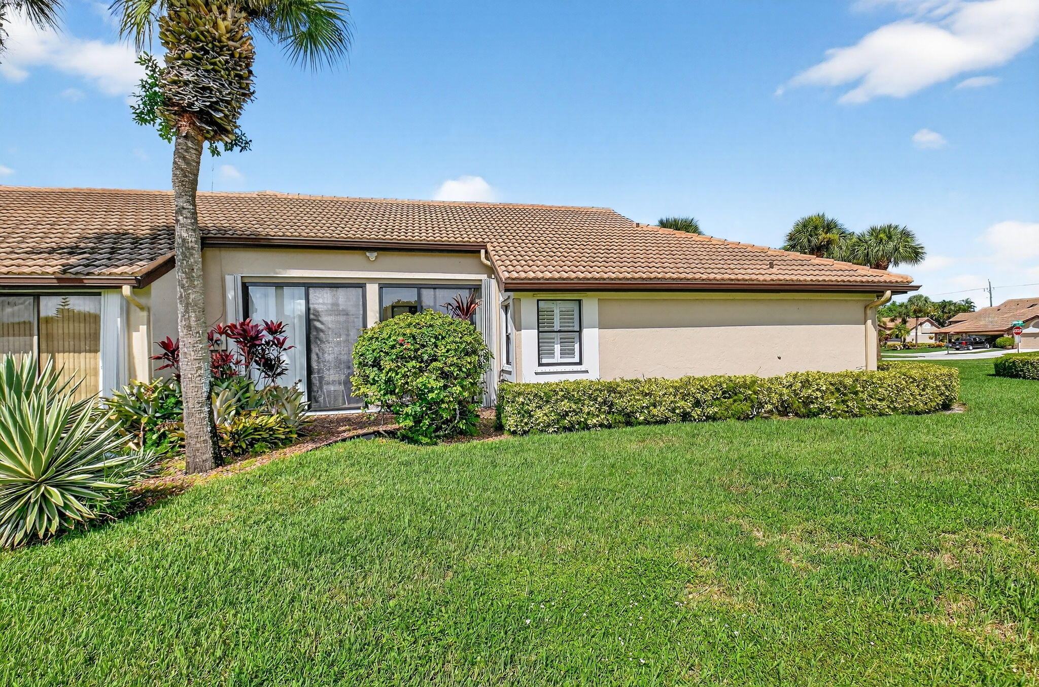 7186 Sweetbay Court