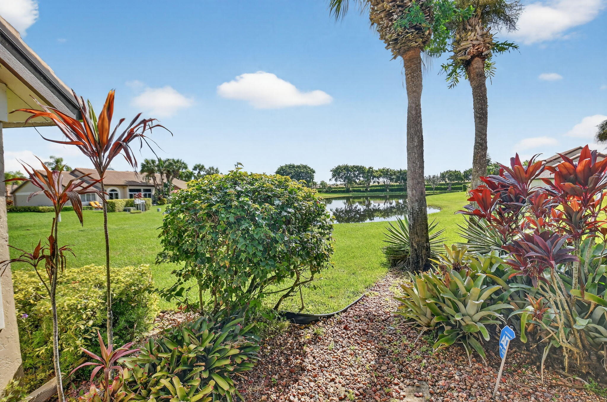 7186 Sweetbay Court