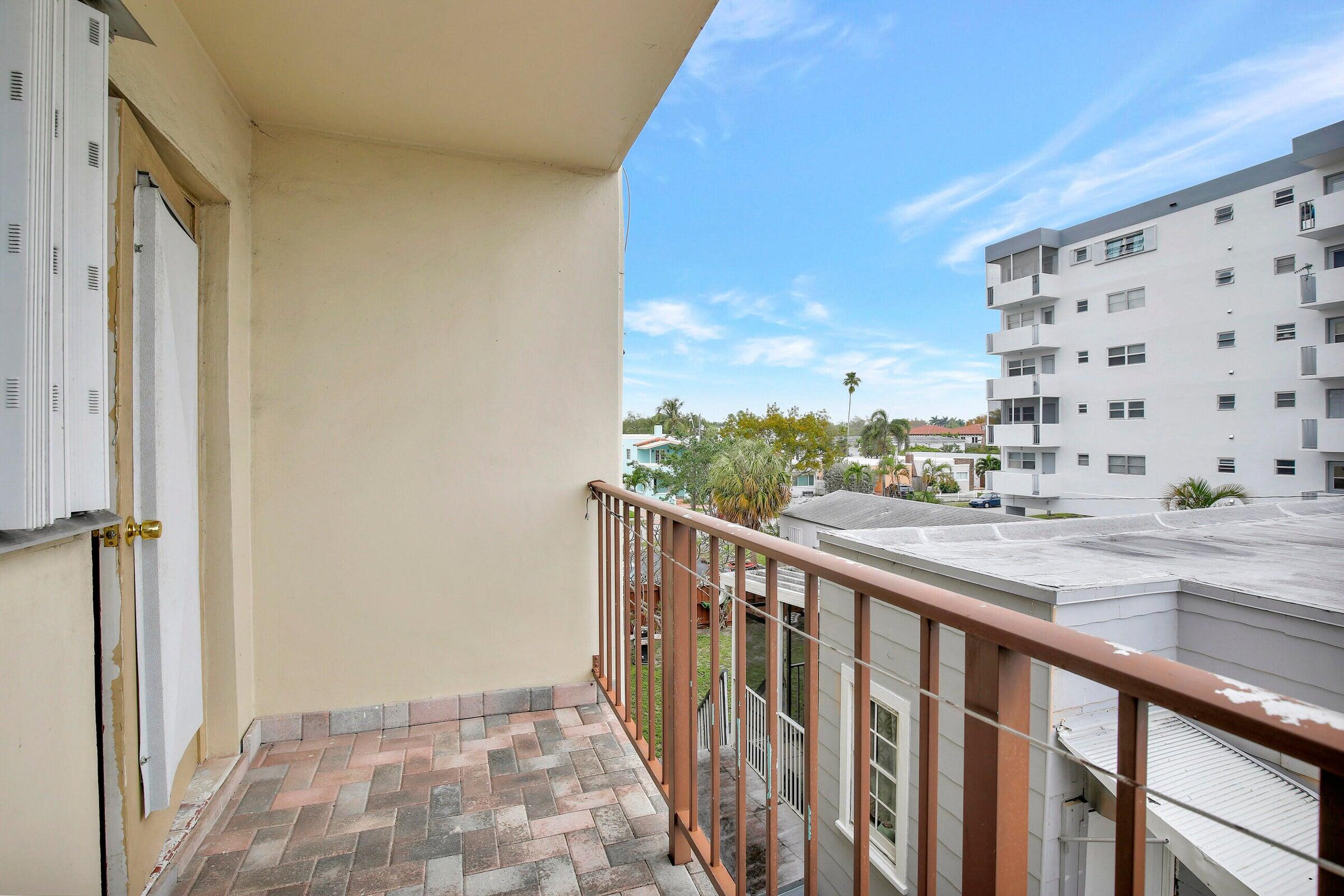 1750 Jefferson Street 305