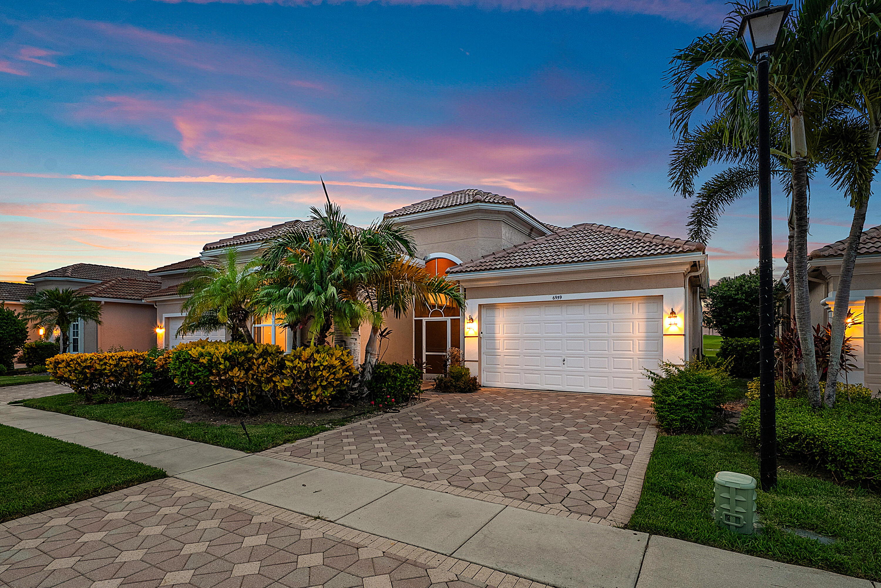 6959 Fairway Lakes Drive