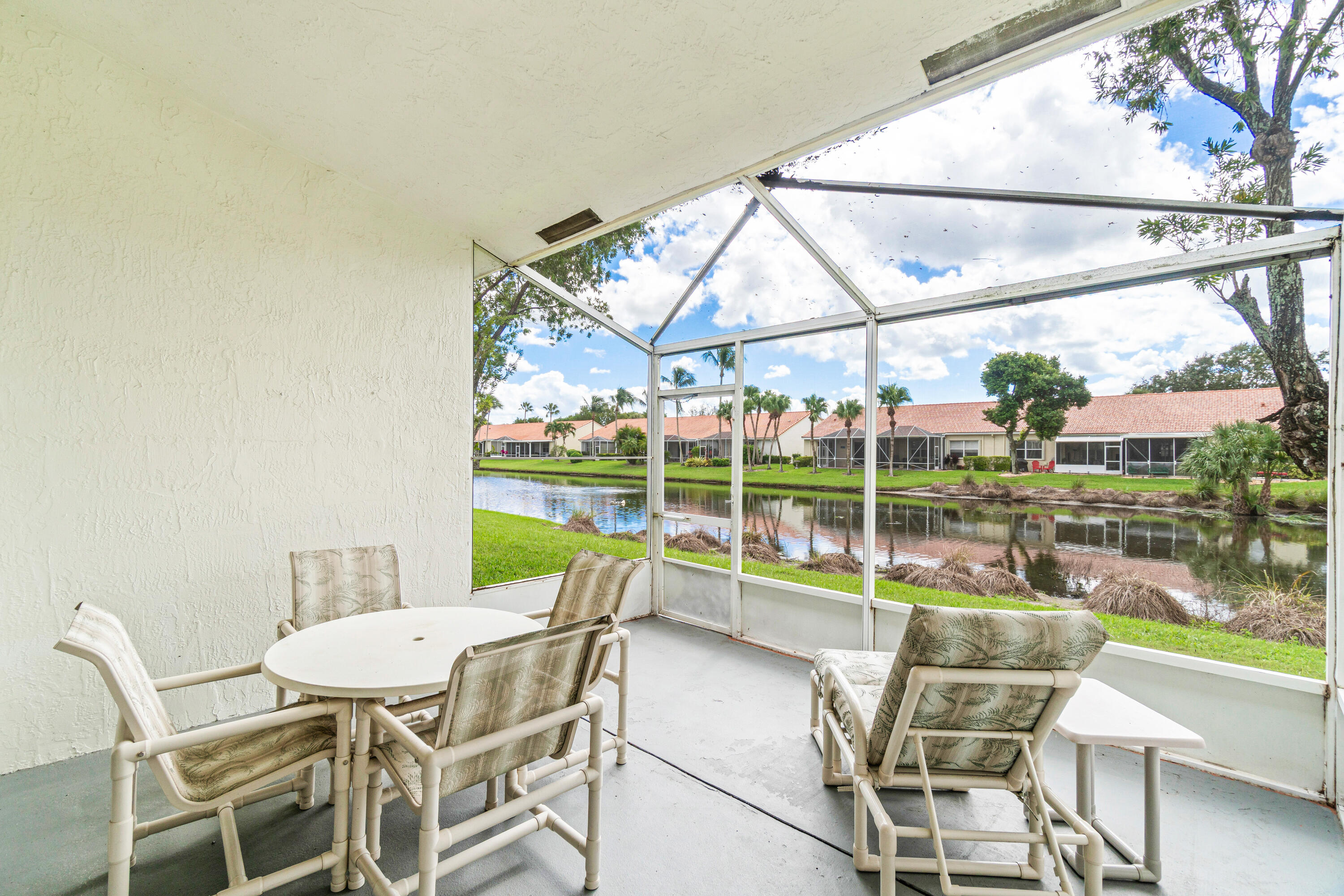 6252 Heliconia Road