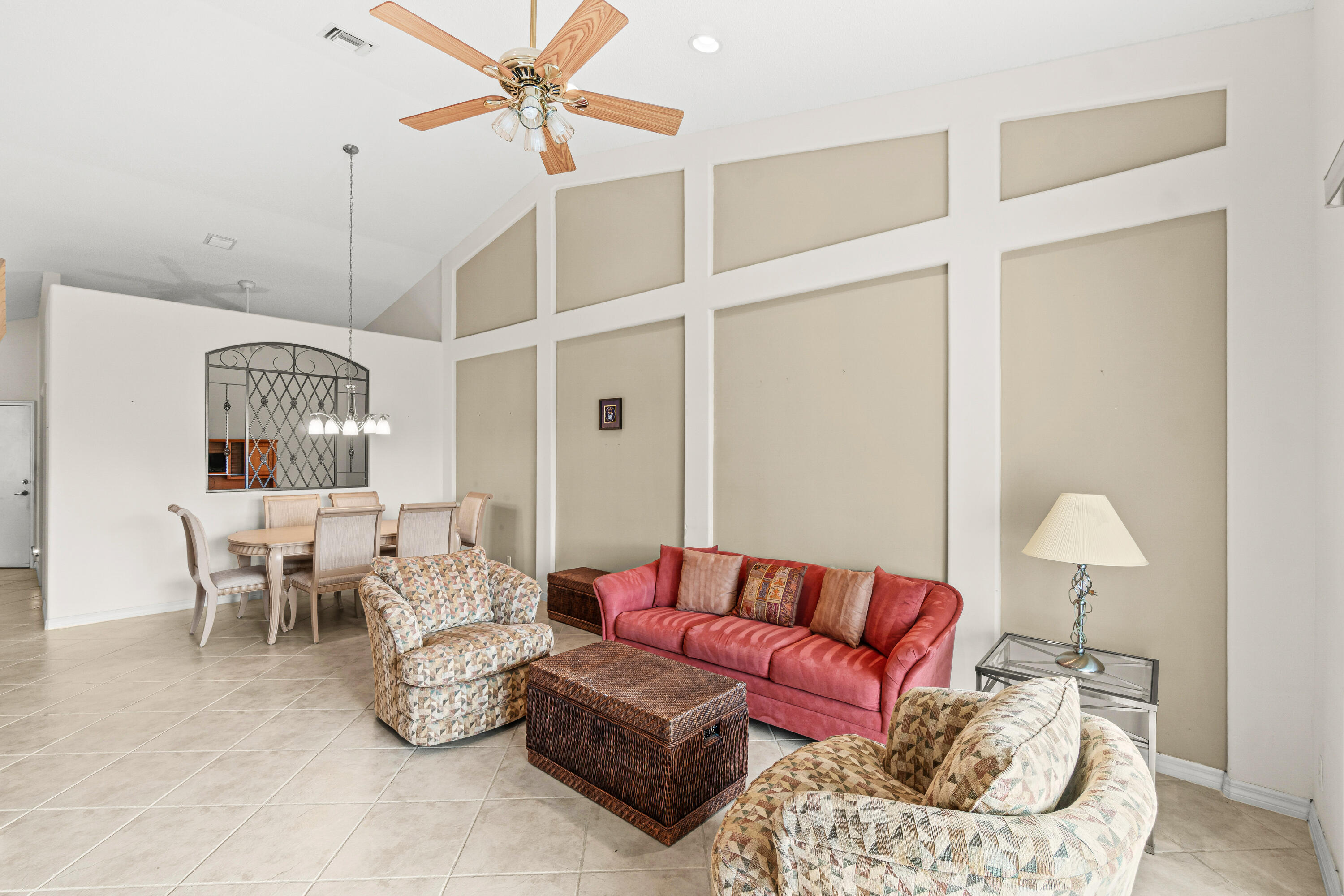 6252 Heliconia Road