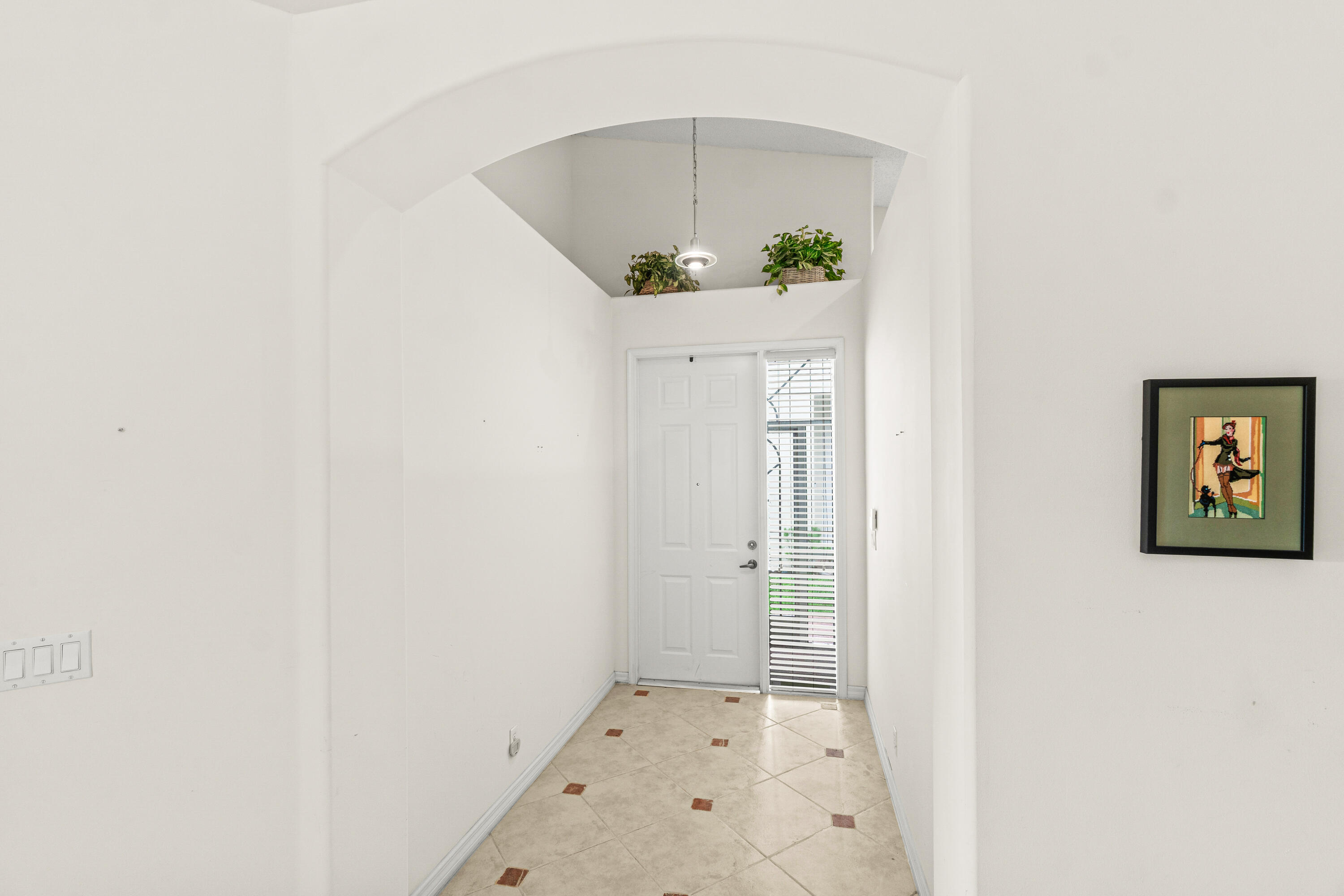 6252 Heliconia Road