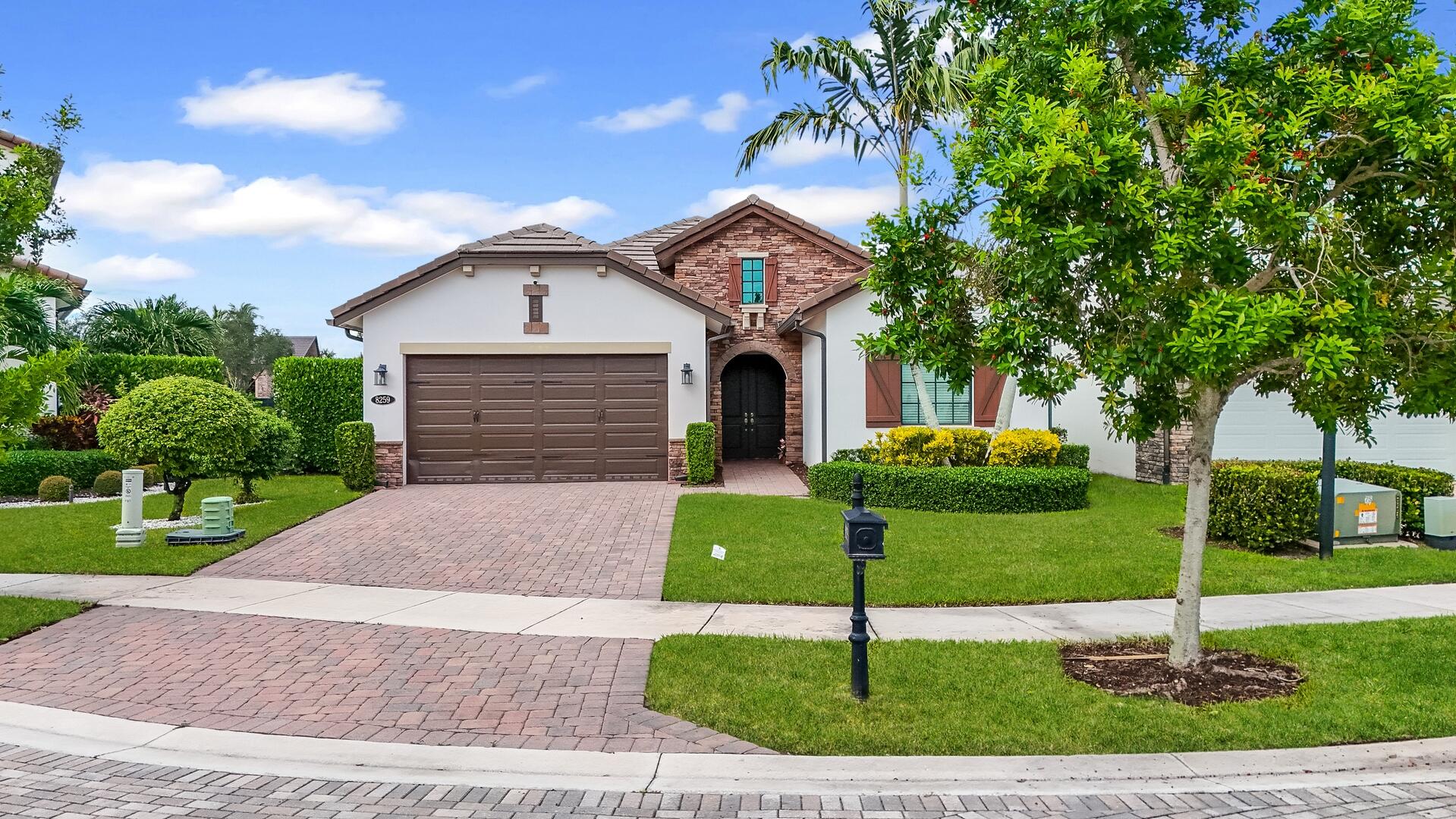 8259 Grand Prix Lane