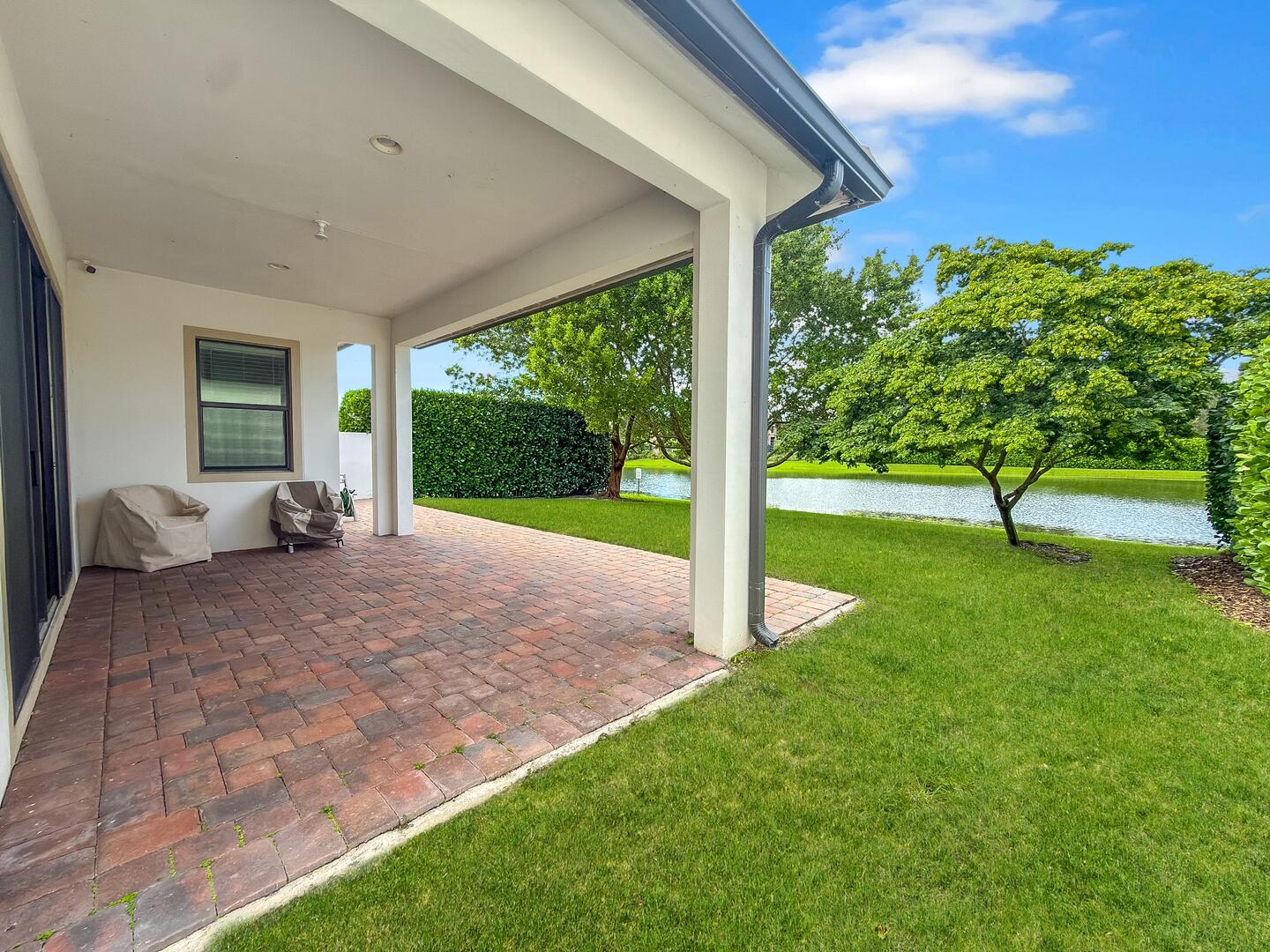 8259 Grand Prix Lane