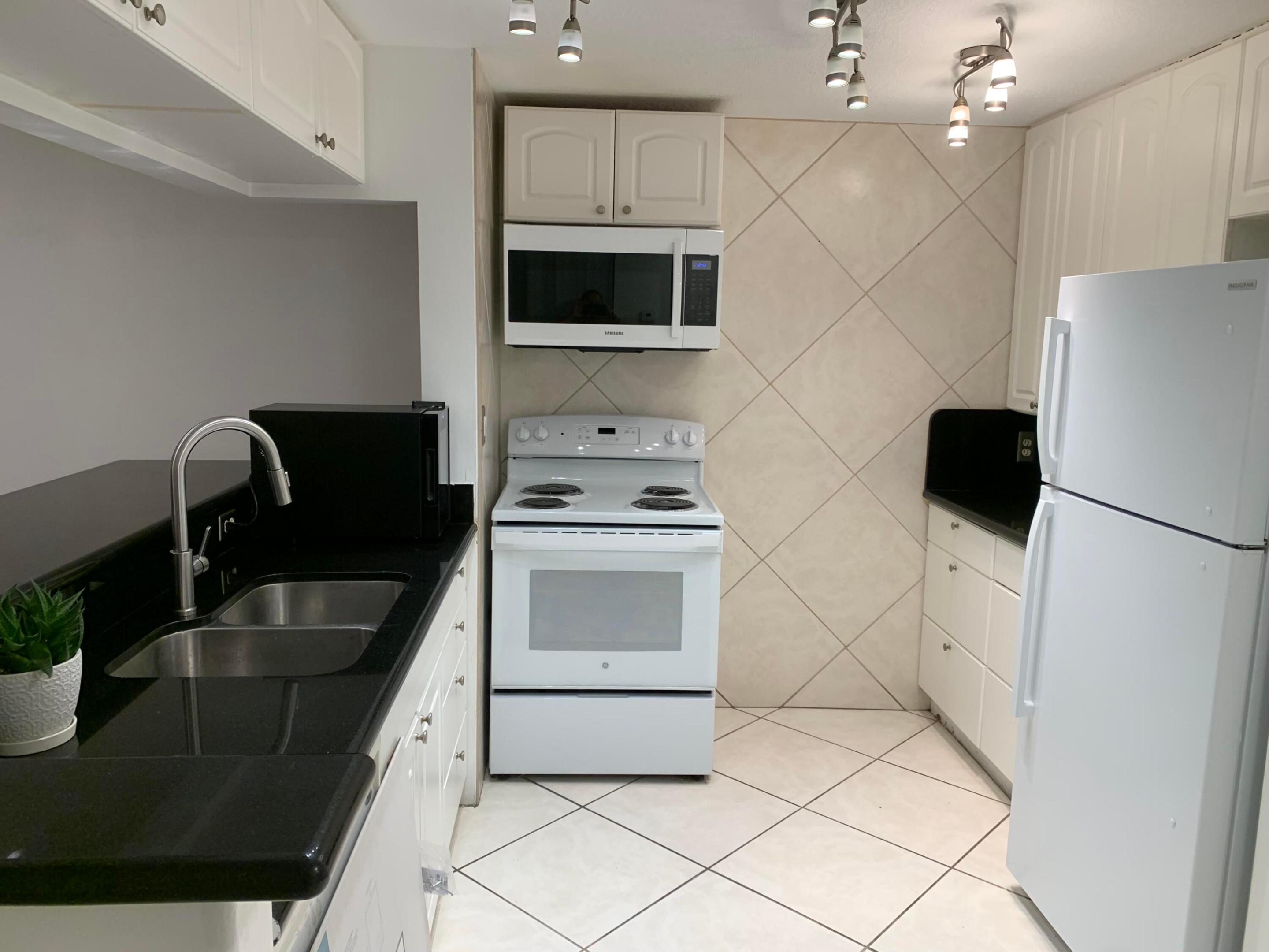 2935 NE 163rd Street 3m