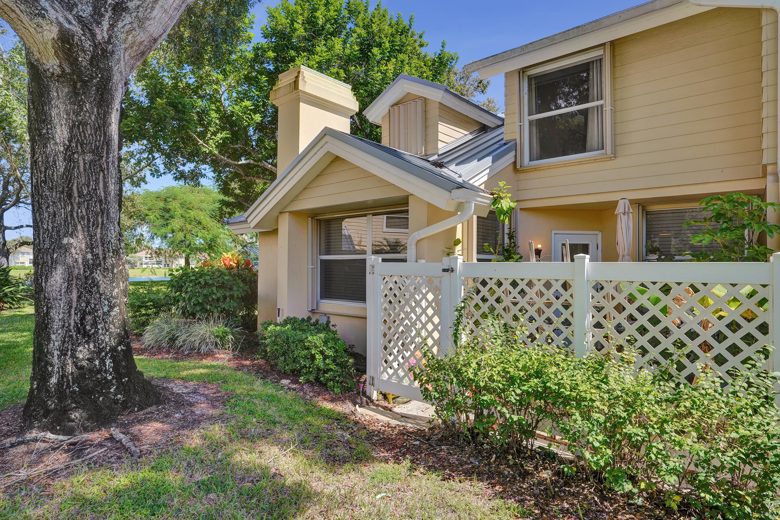 2401 Amherst Court
