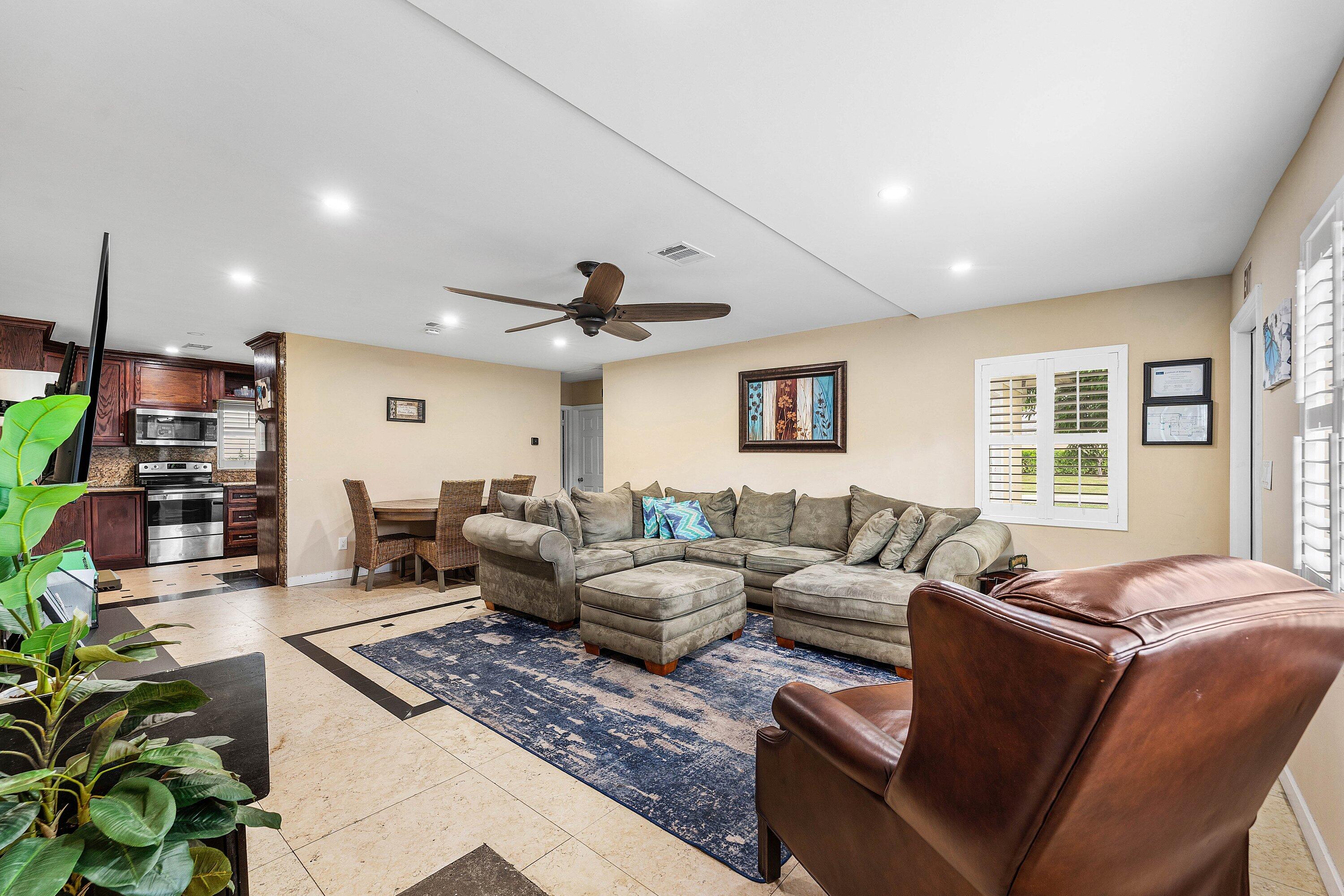 305 SW 3rd Street