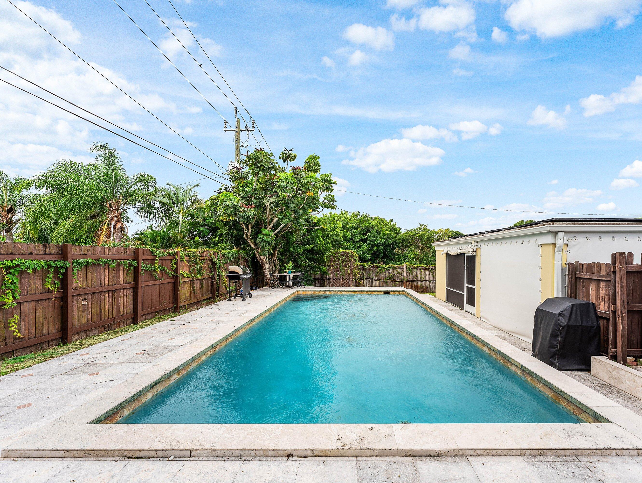 305 SW 3rd Street
