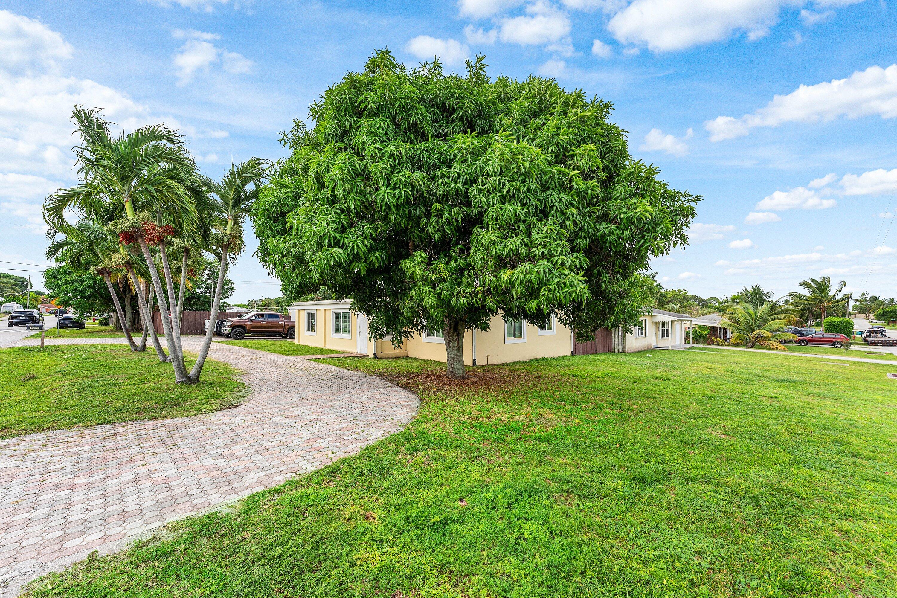 305 SW 3rd Street