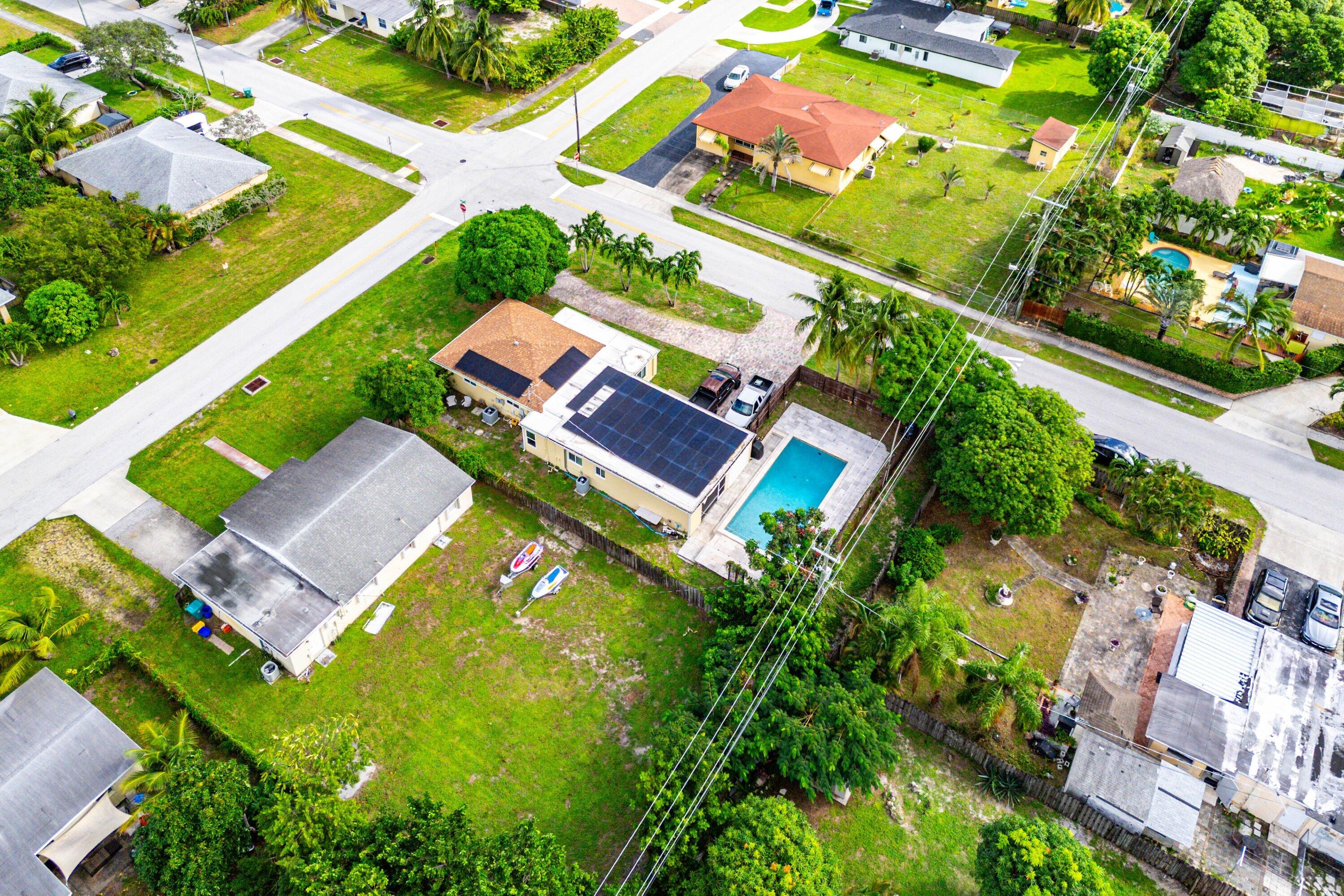 305 SW 3rd Street