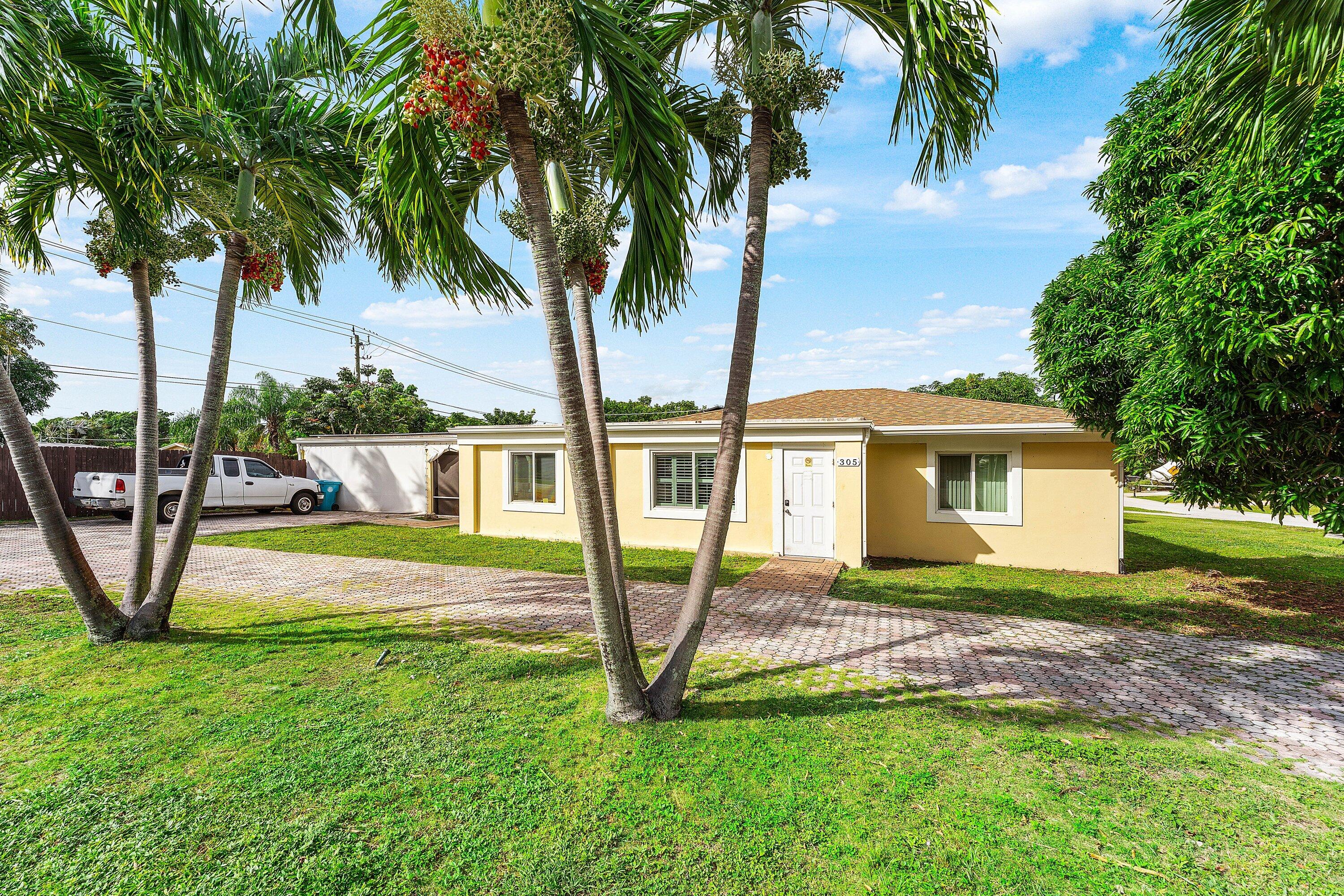 305 SW 3rd Street
