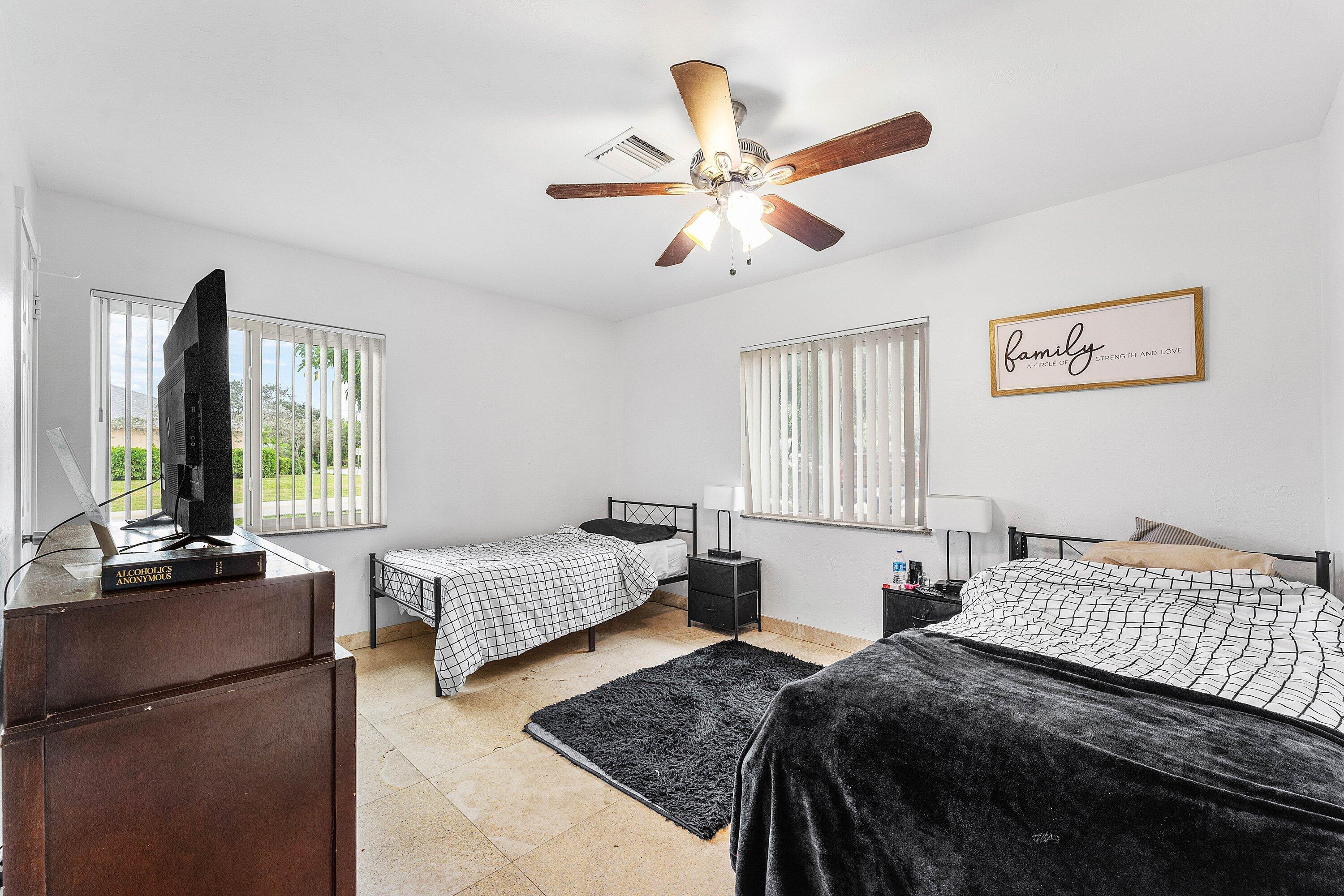305 SW 3rd Street