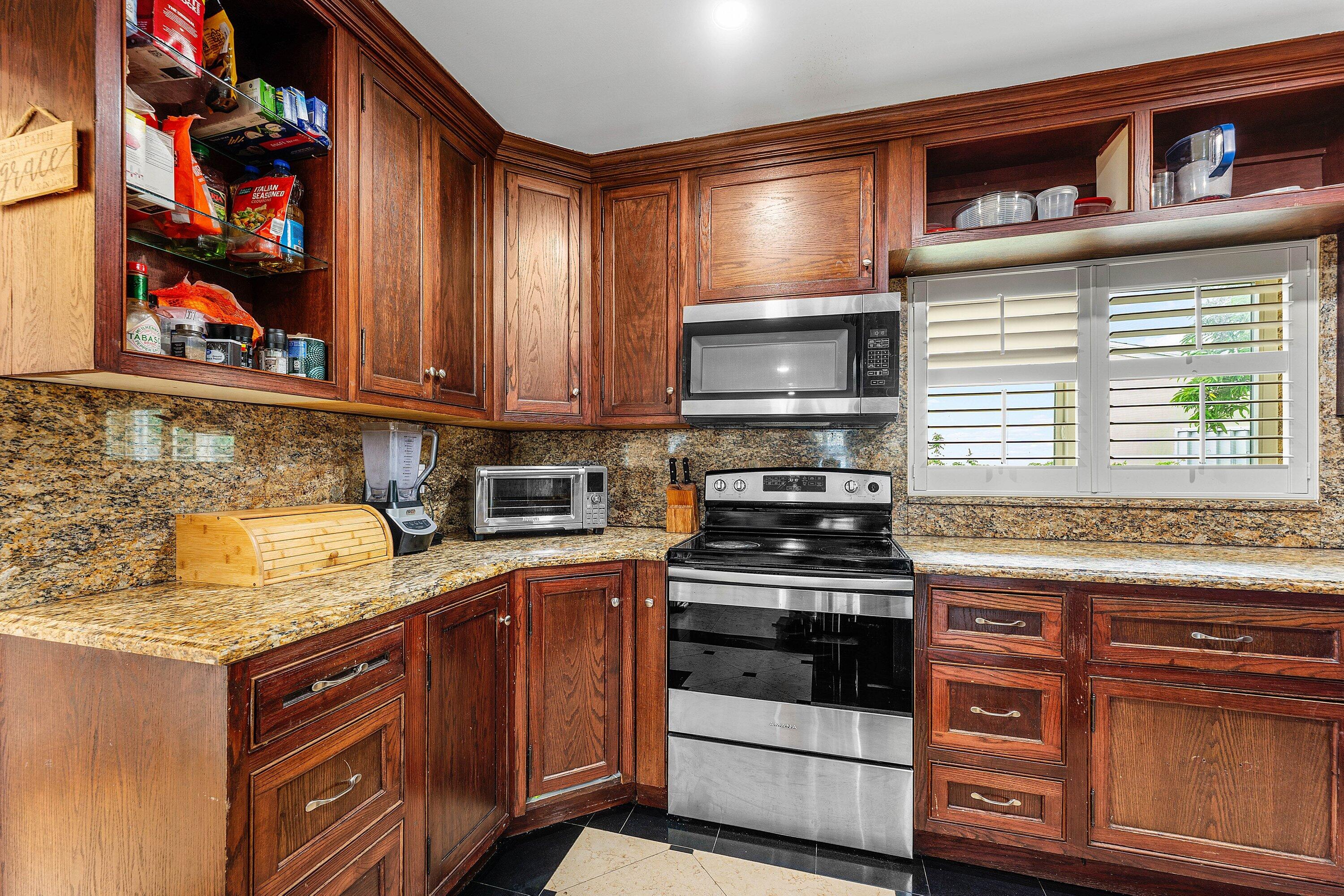 305 SW 3rd Street