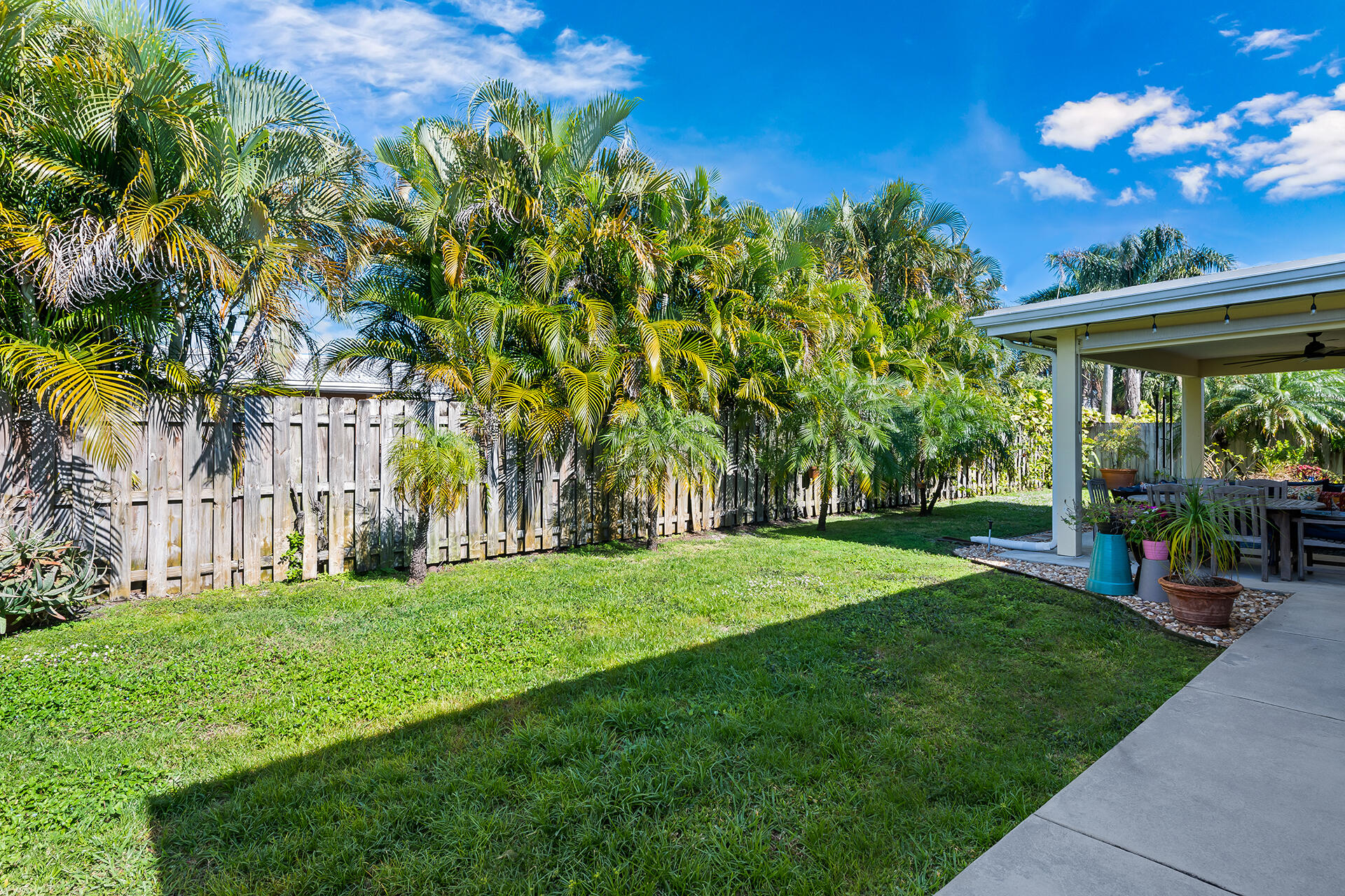2251 NE 37th Court