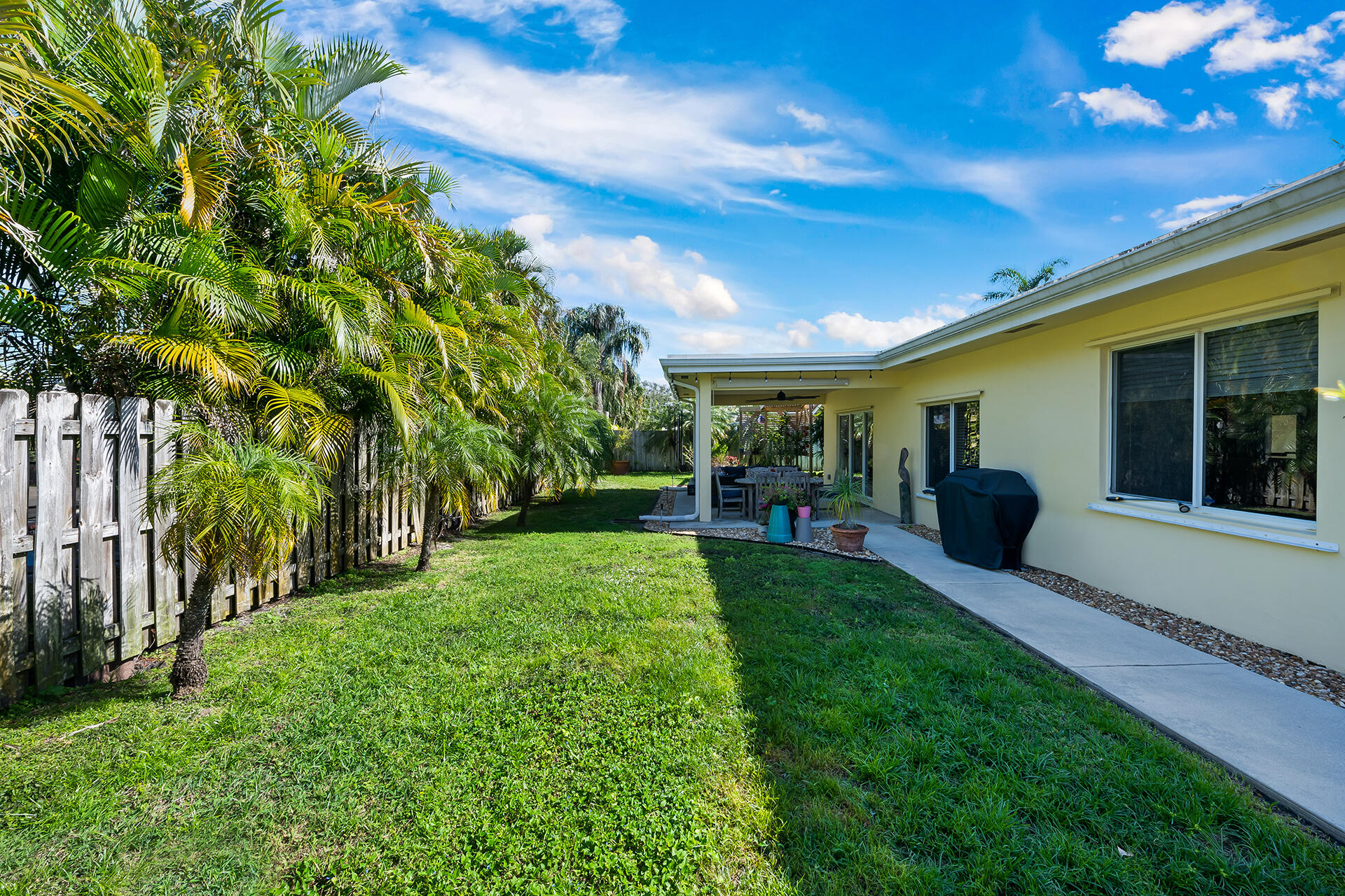 2251 NE 37th Court