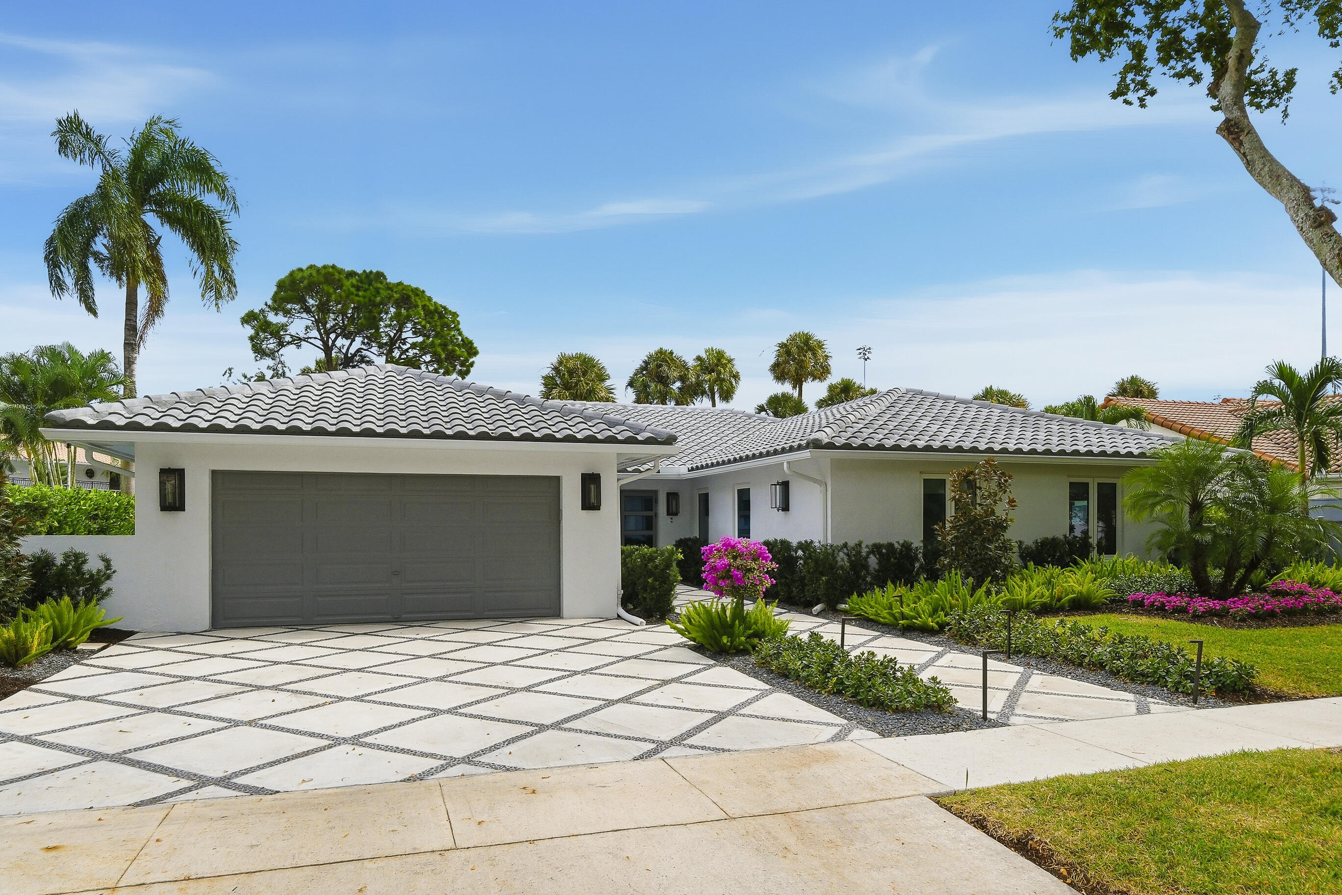 2710 NW 27th Avenue