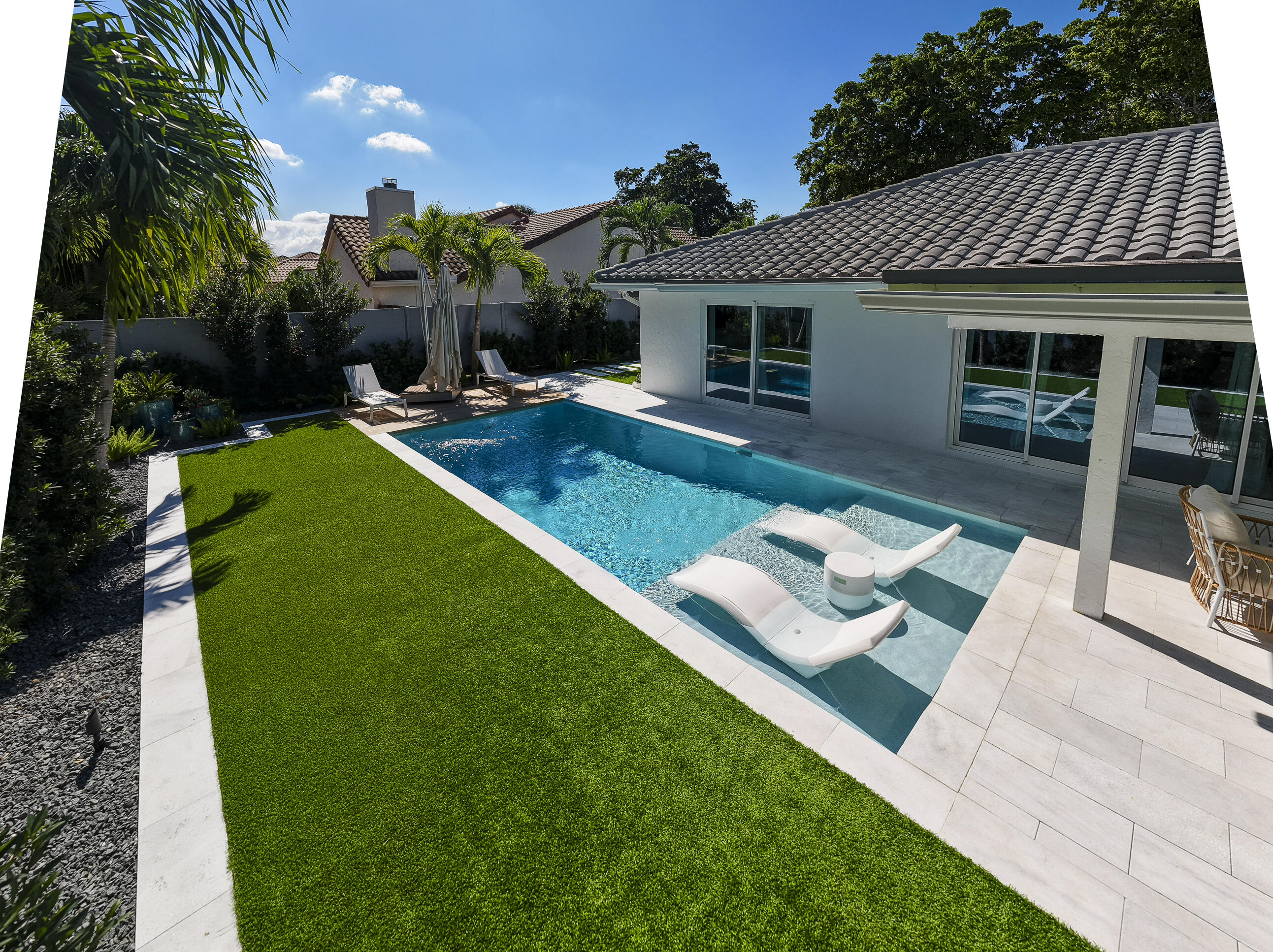 2710 NW 27th Avenue