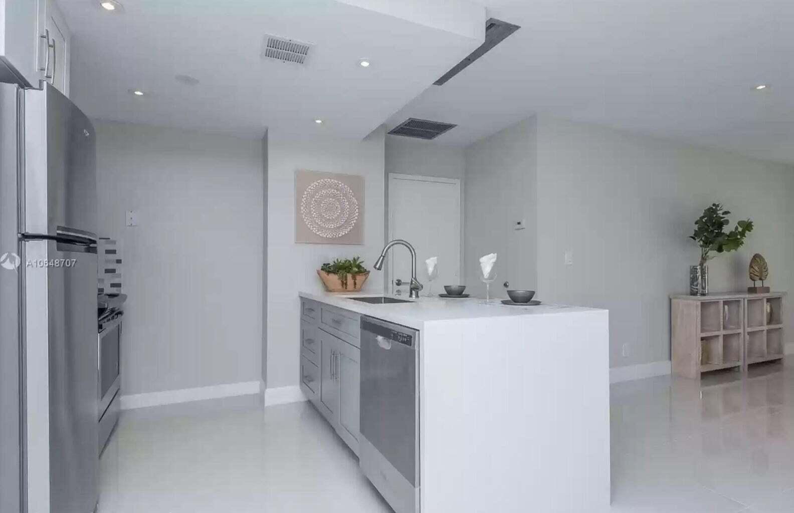 3212 NE 12th Street 302