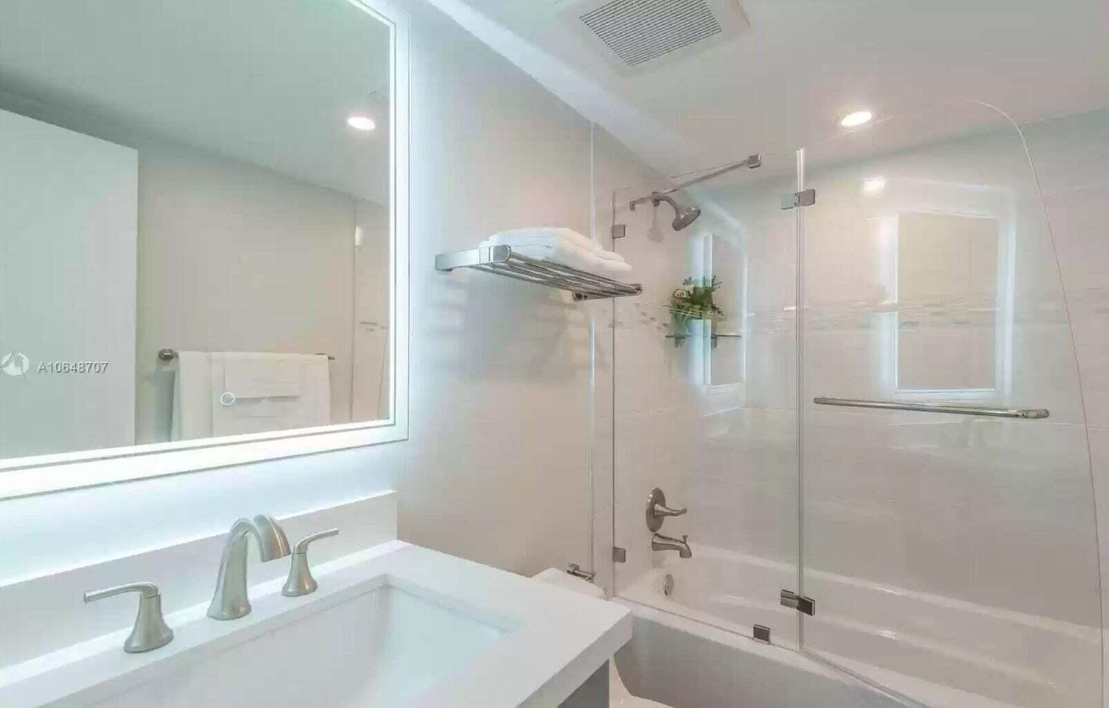 3212 NE 12th Street 302