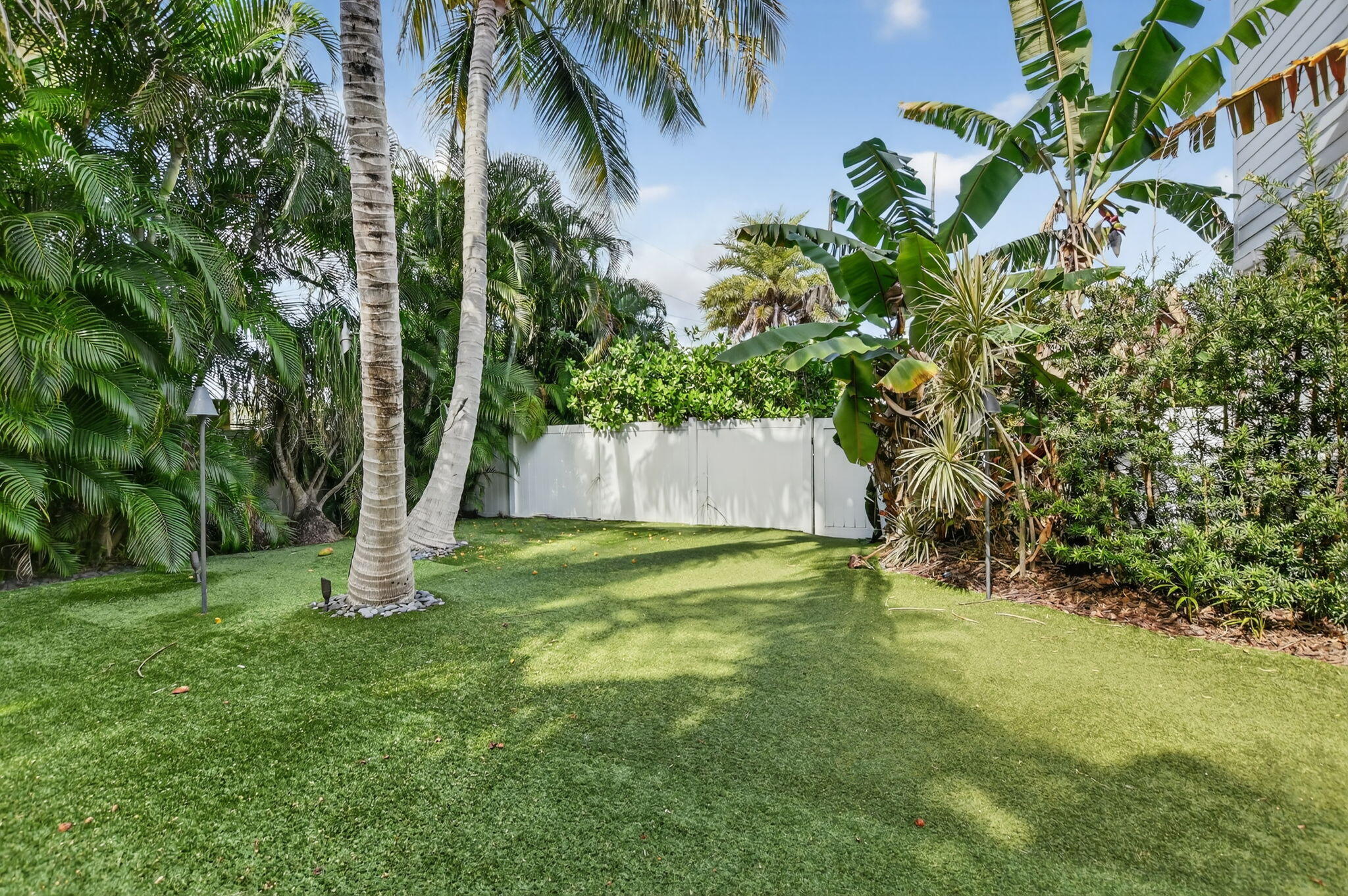 200 NW 10th Street