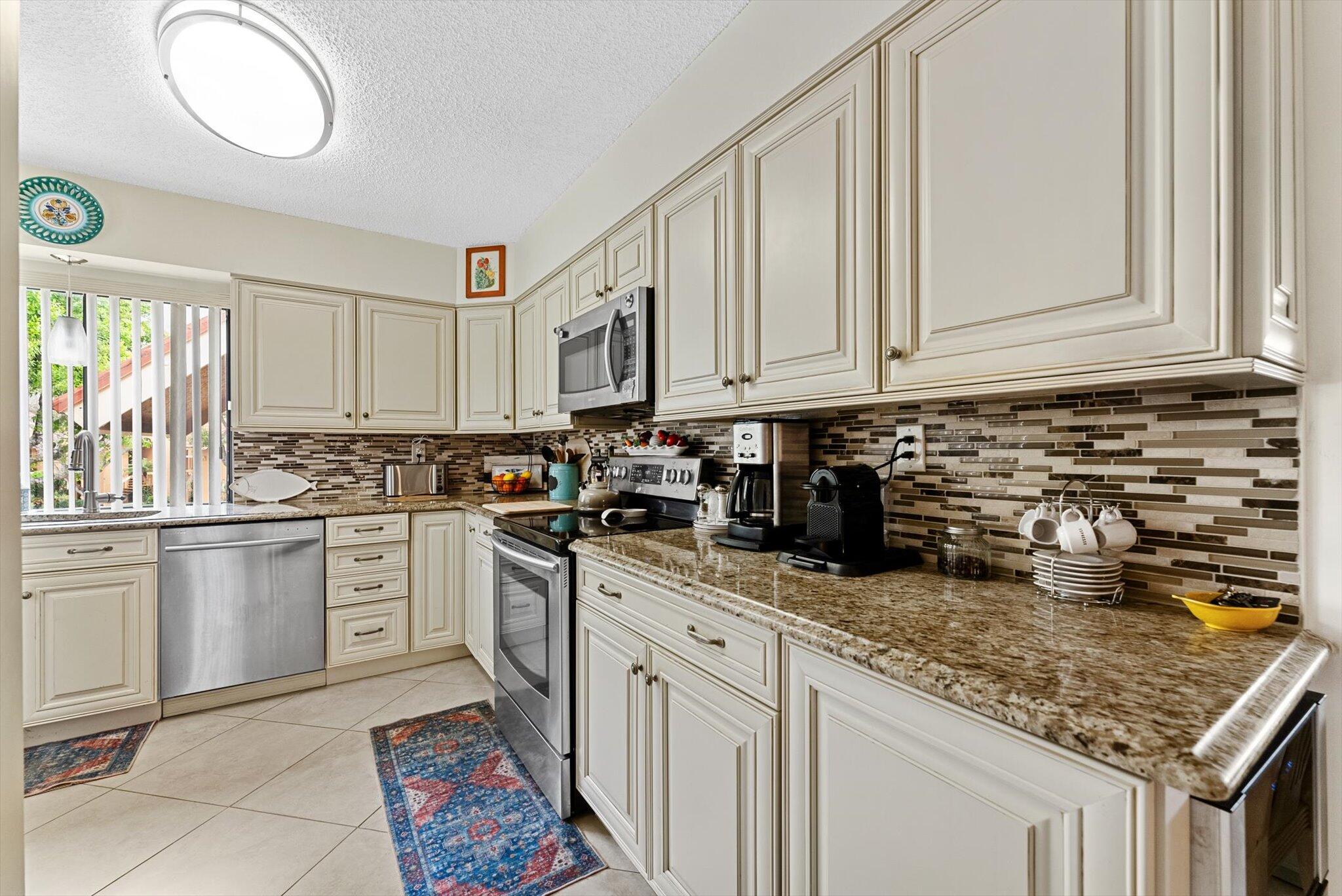 11282 Green Lake Drive 204