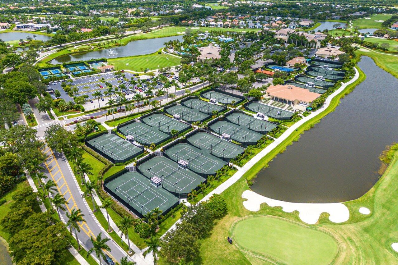 3506 NW Clubside Circle