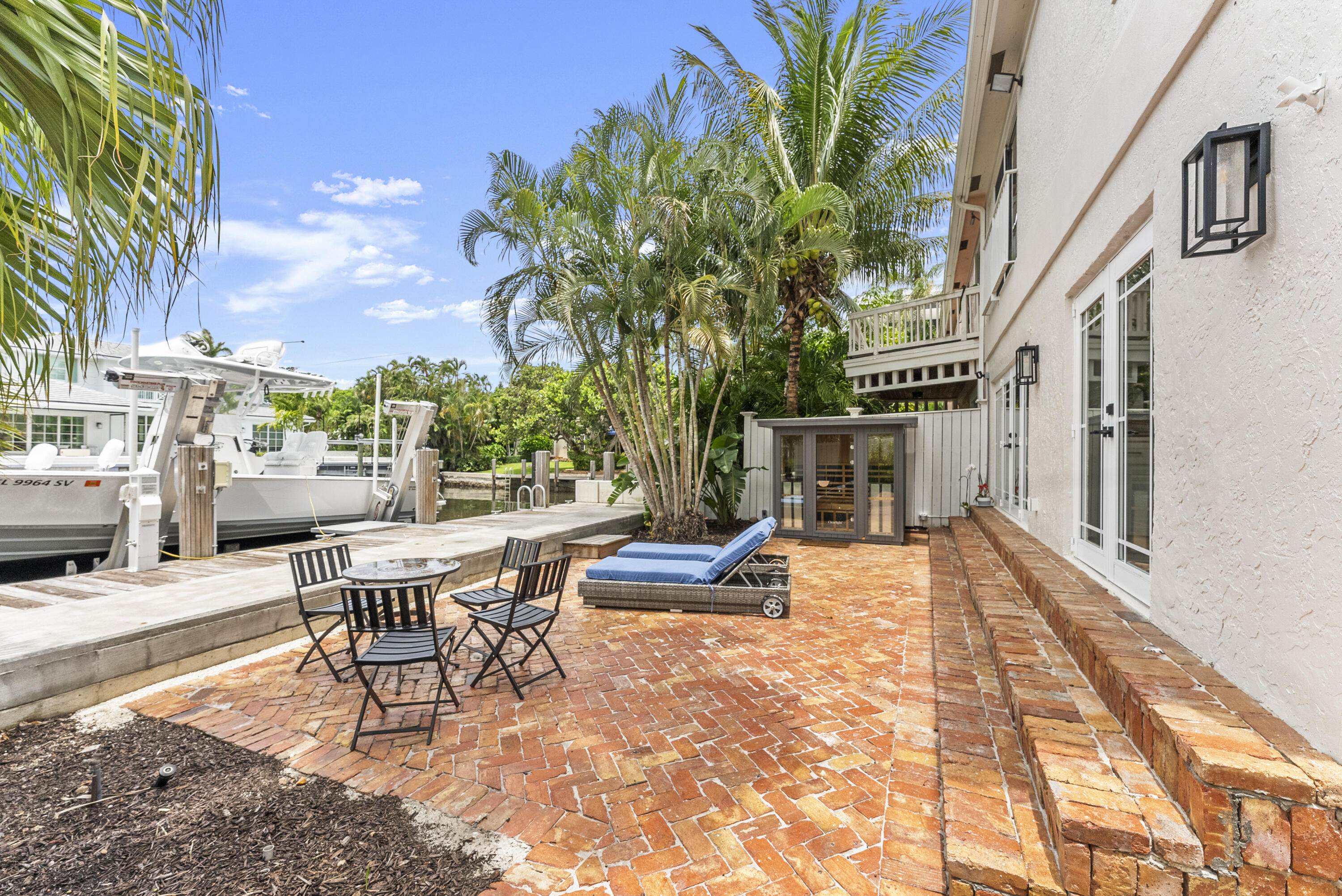 802 Andrews Avenue