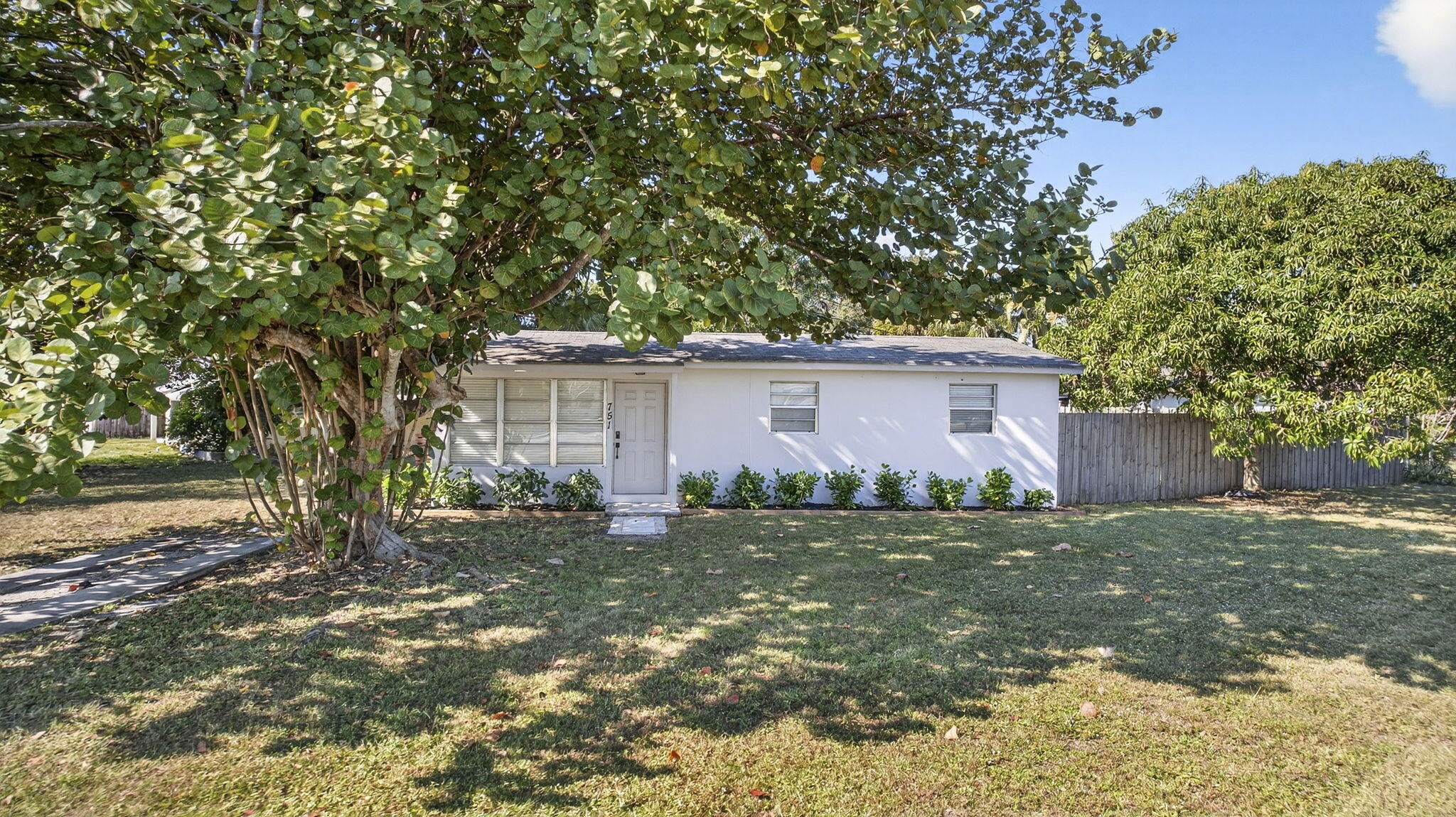 751 Royal Palm Beach Boulevard