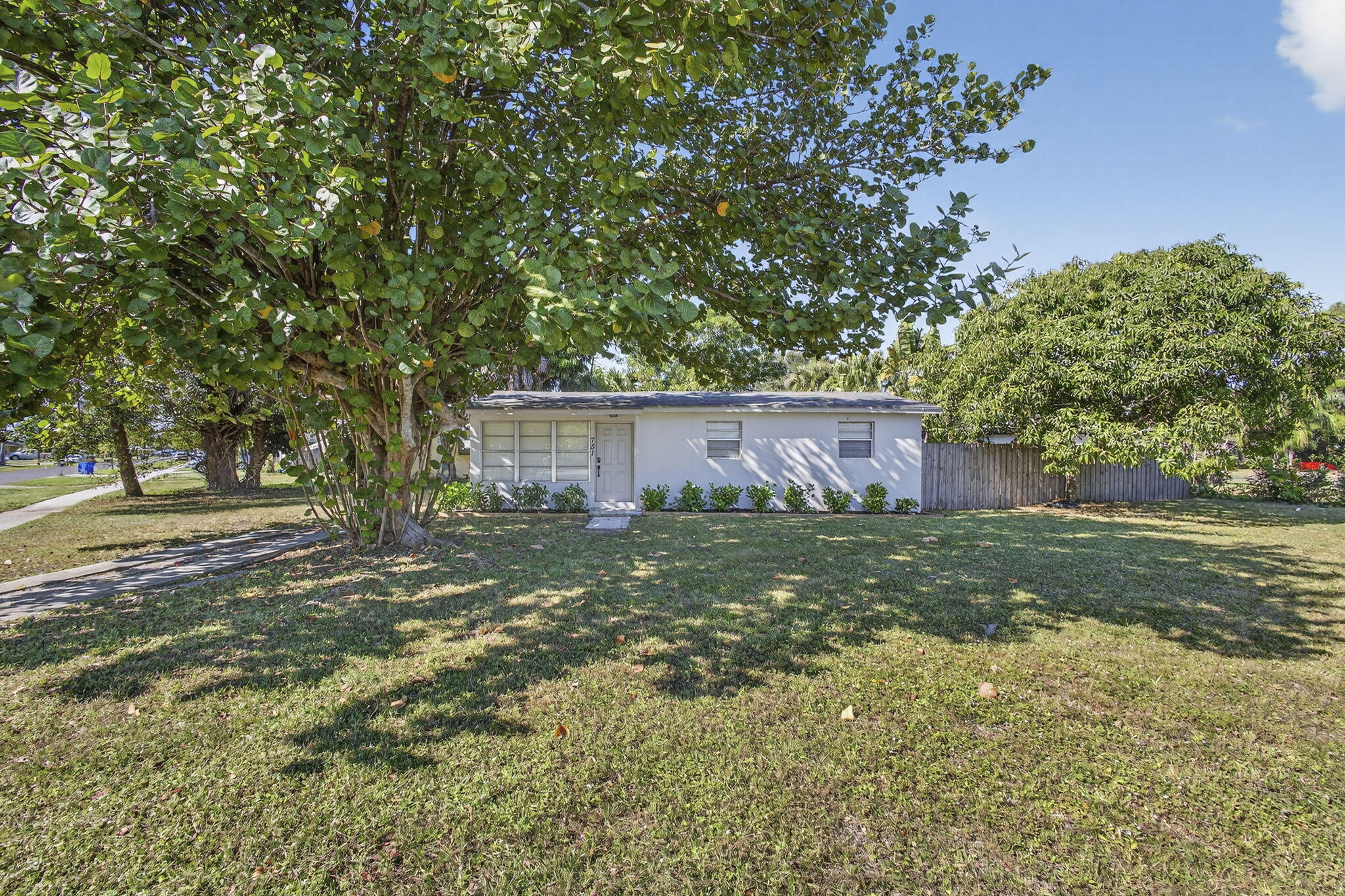 751 Royal Palm Beach Boulevard