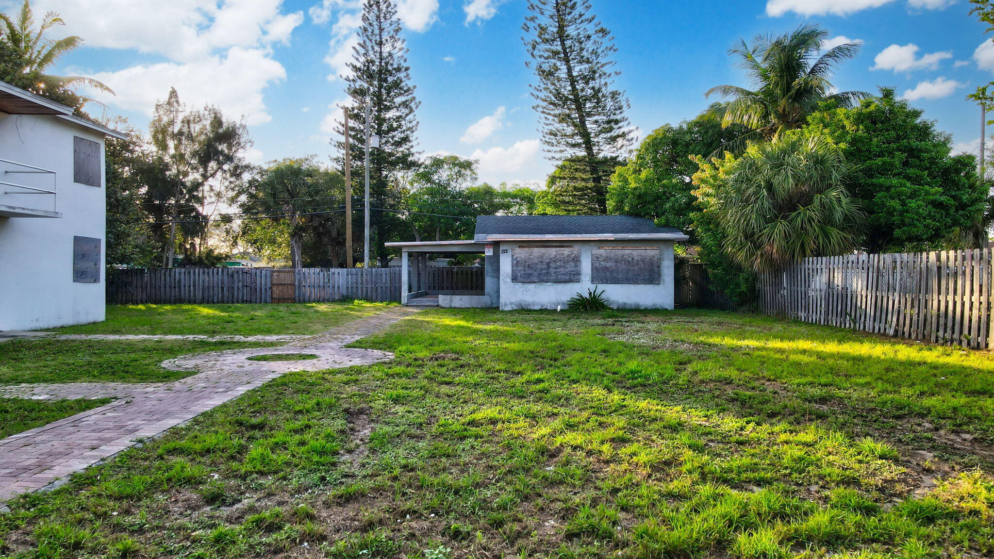 122 SW 8th Avenue