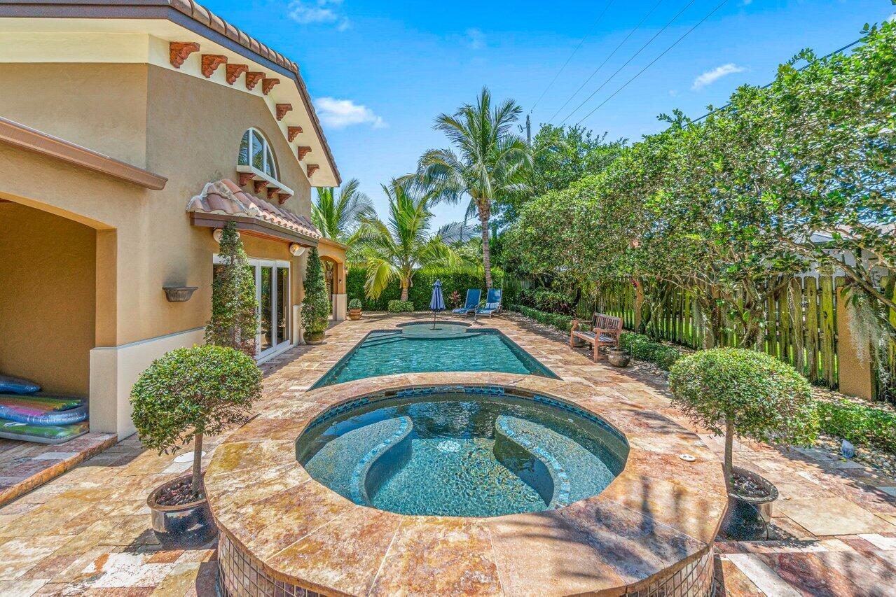 870 NW 7th Street