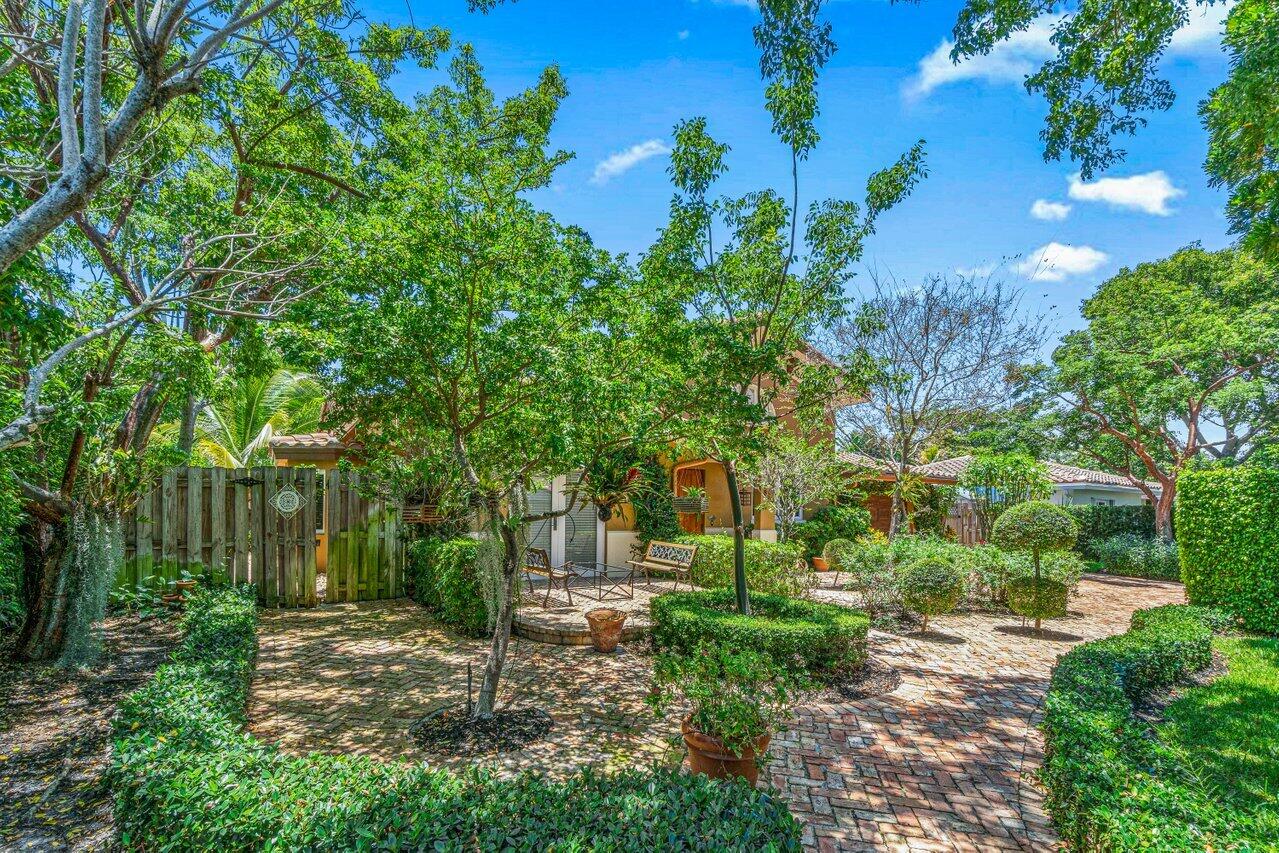 870 NW 7th Street
