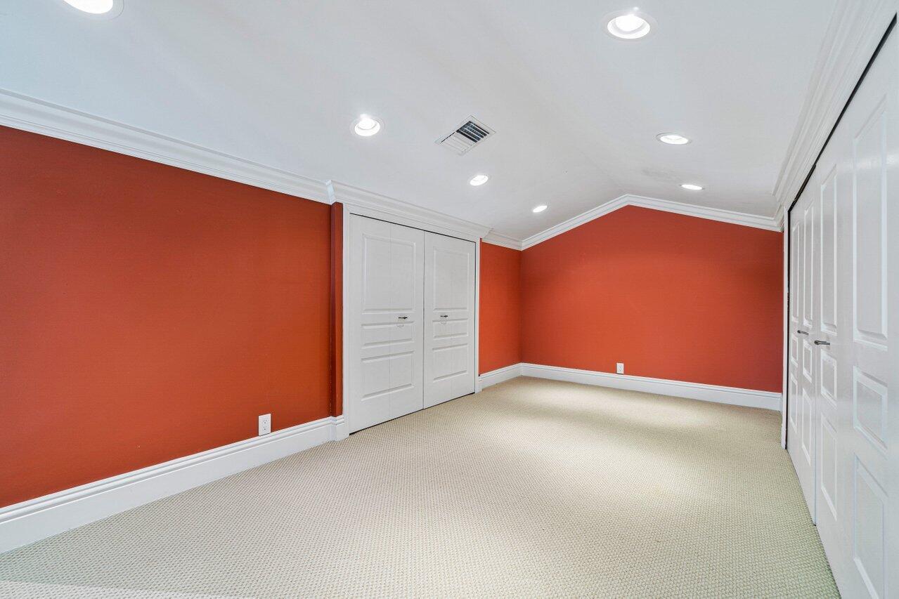 870 NW 7th Street