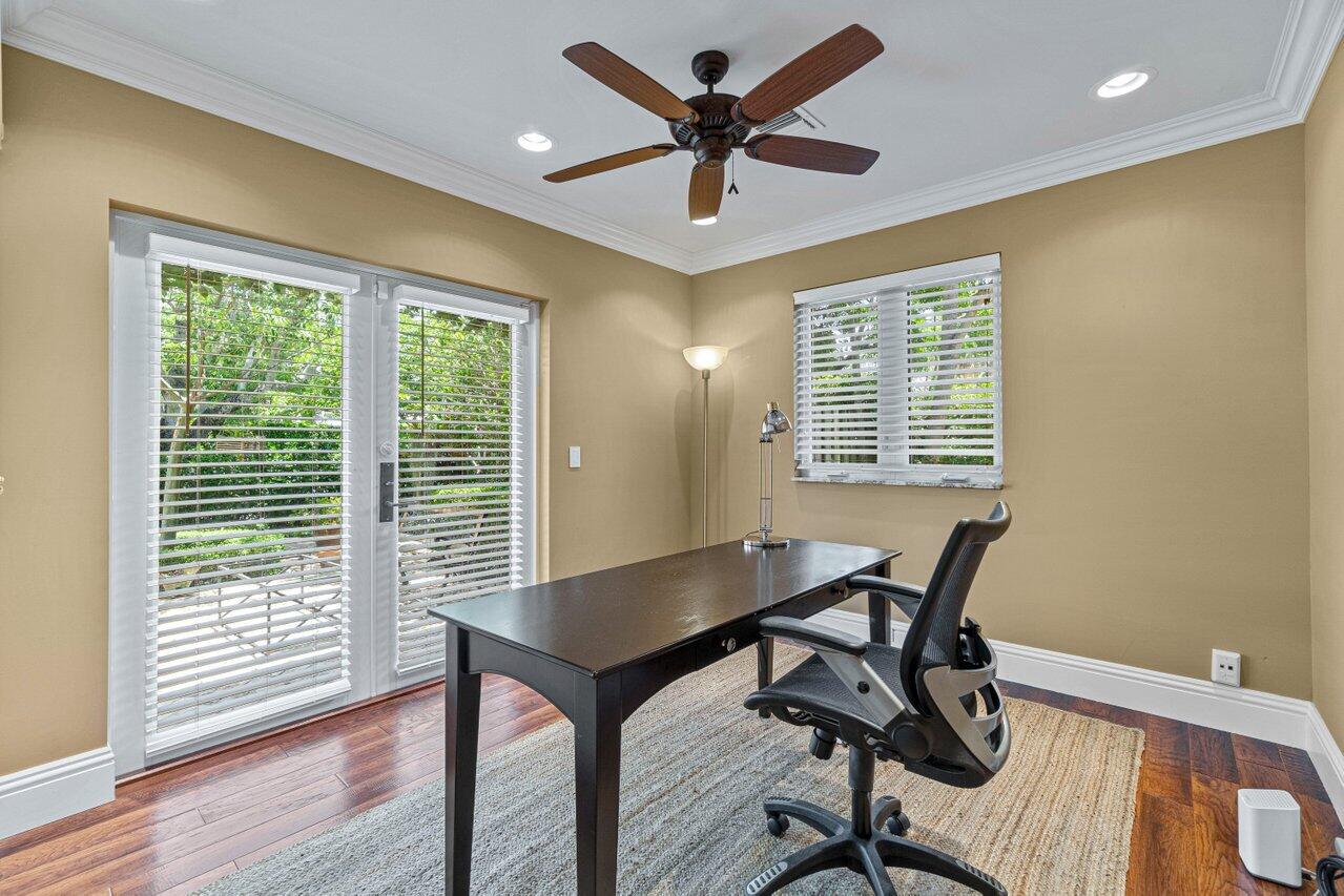 870 NW 7th Street