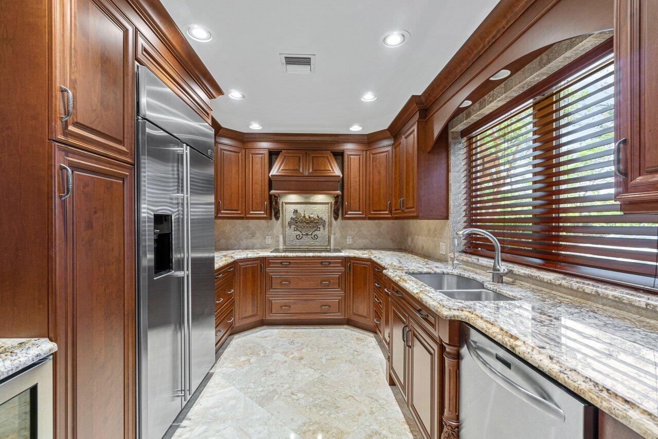 870 NW 7th Street