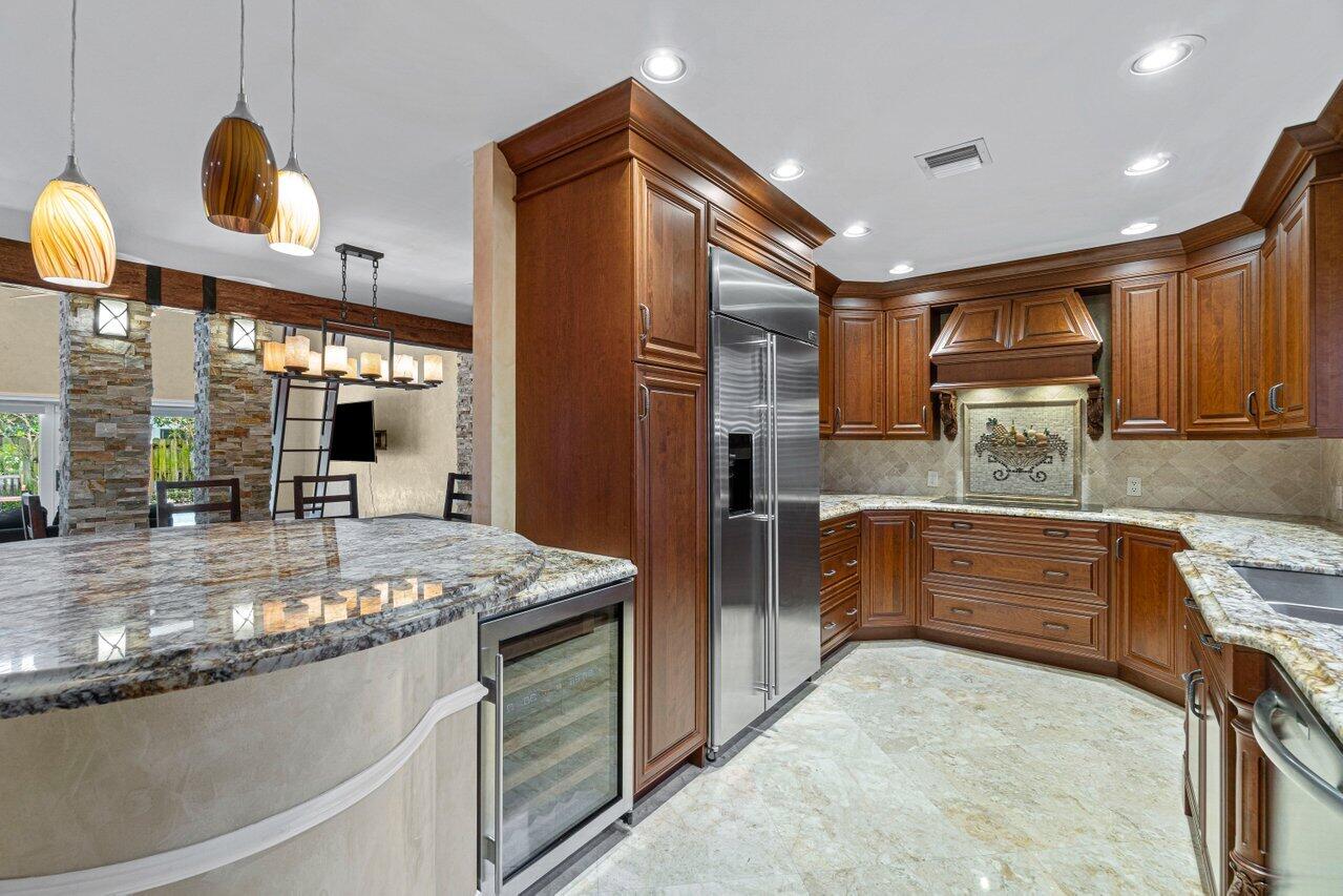 870 NW 7th Street