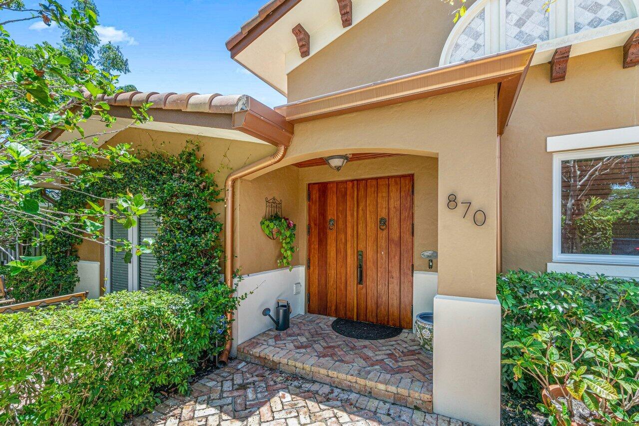870 NW 7th Street