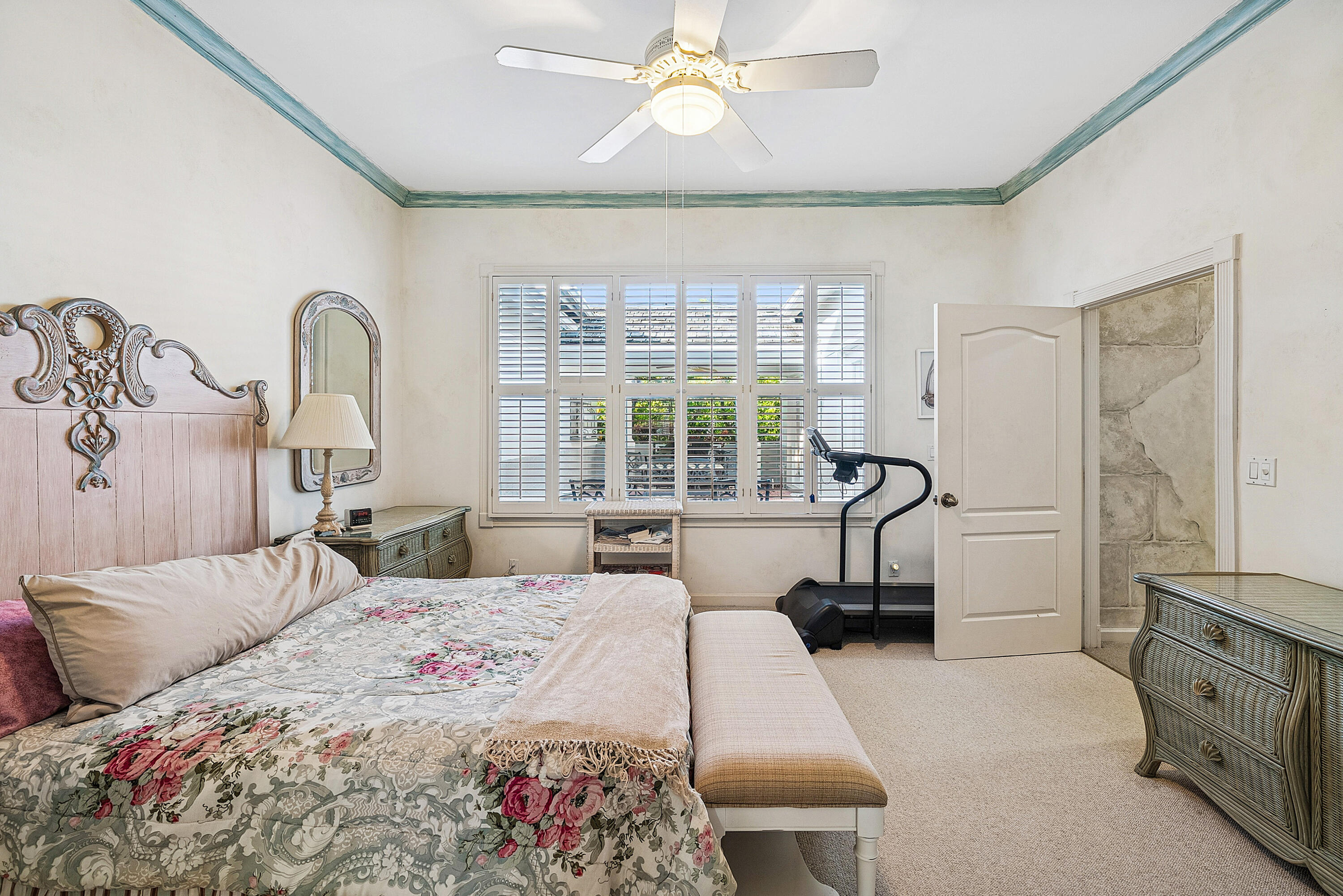 4007 NW 58th Place