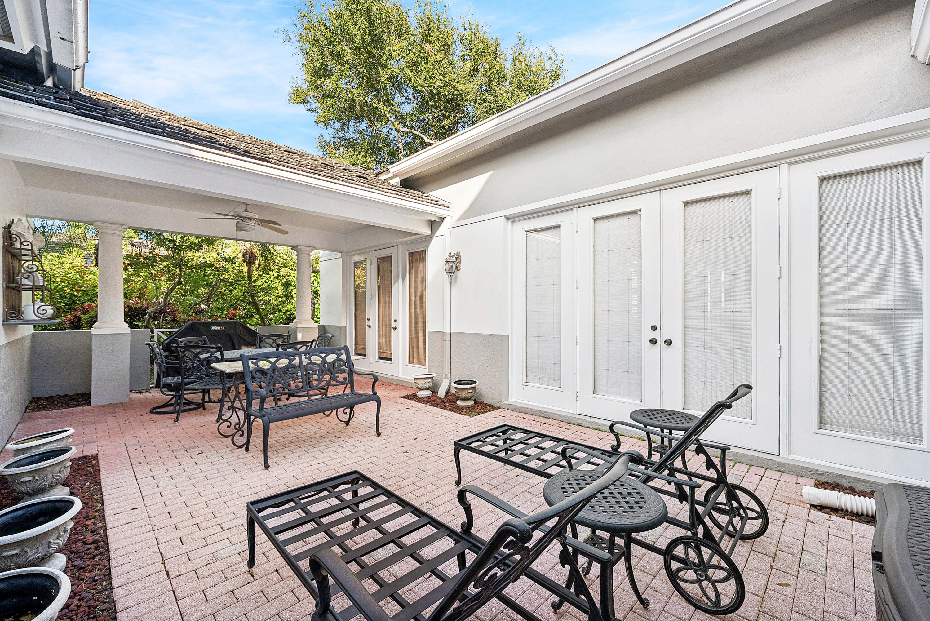 4007 NW 58th Place