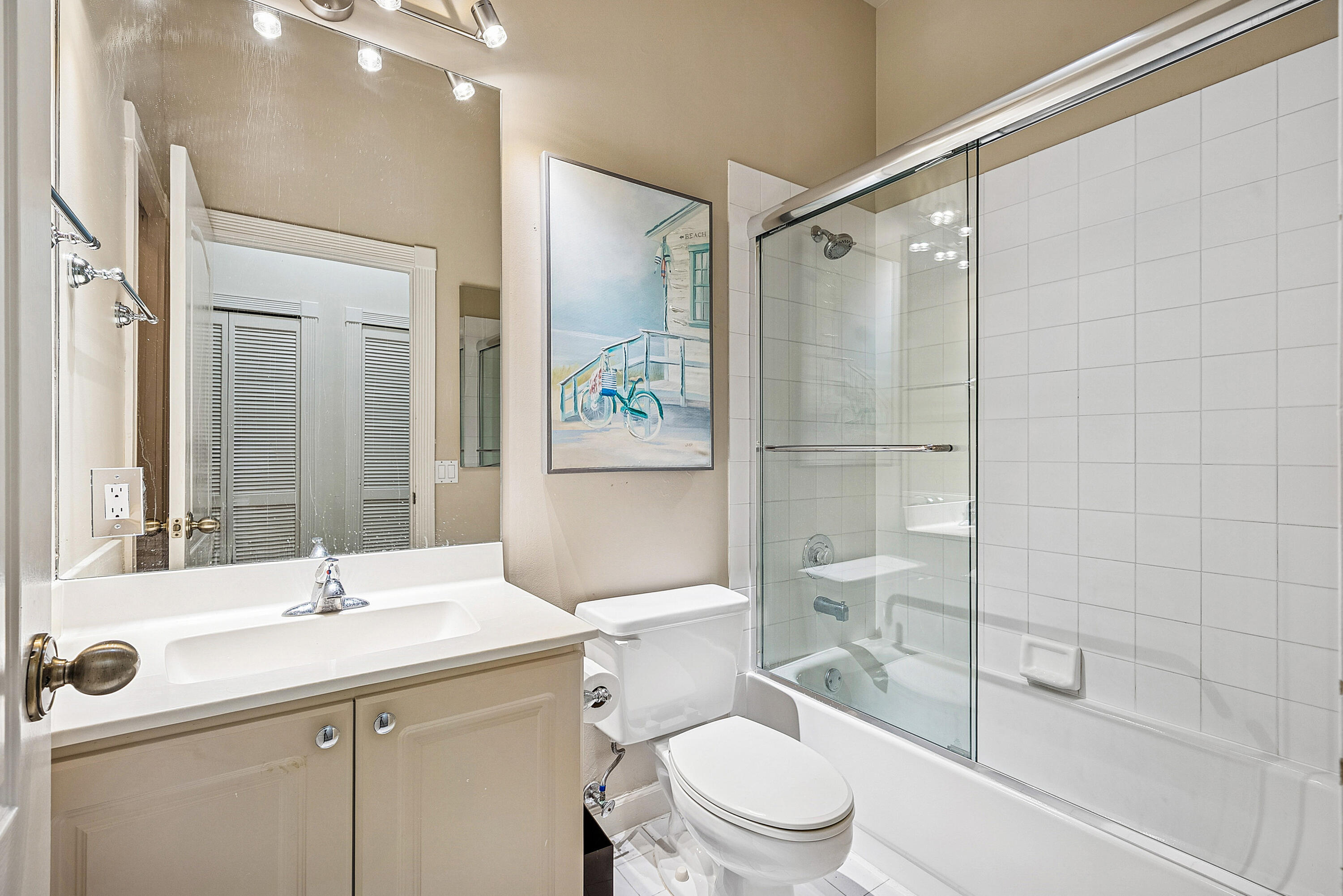 4007 NW 58th Place