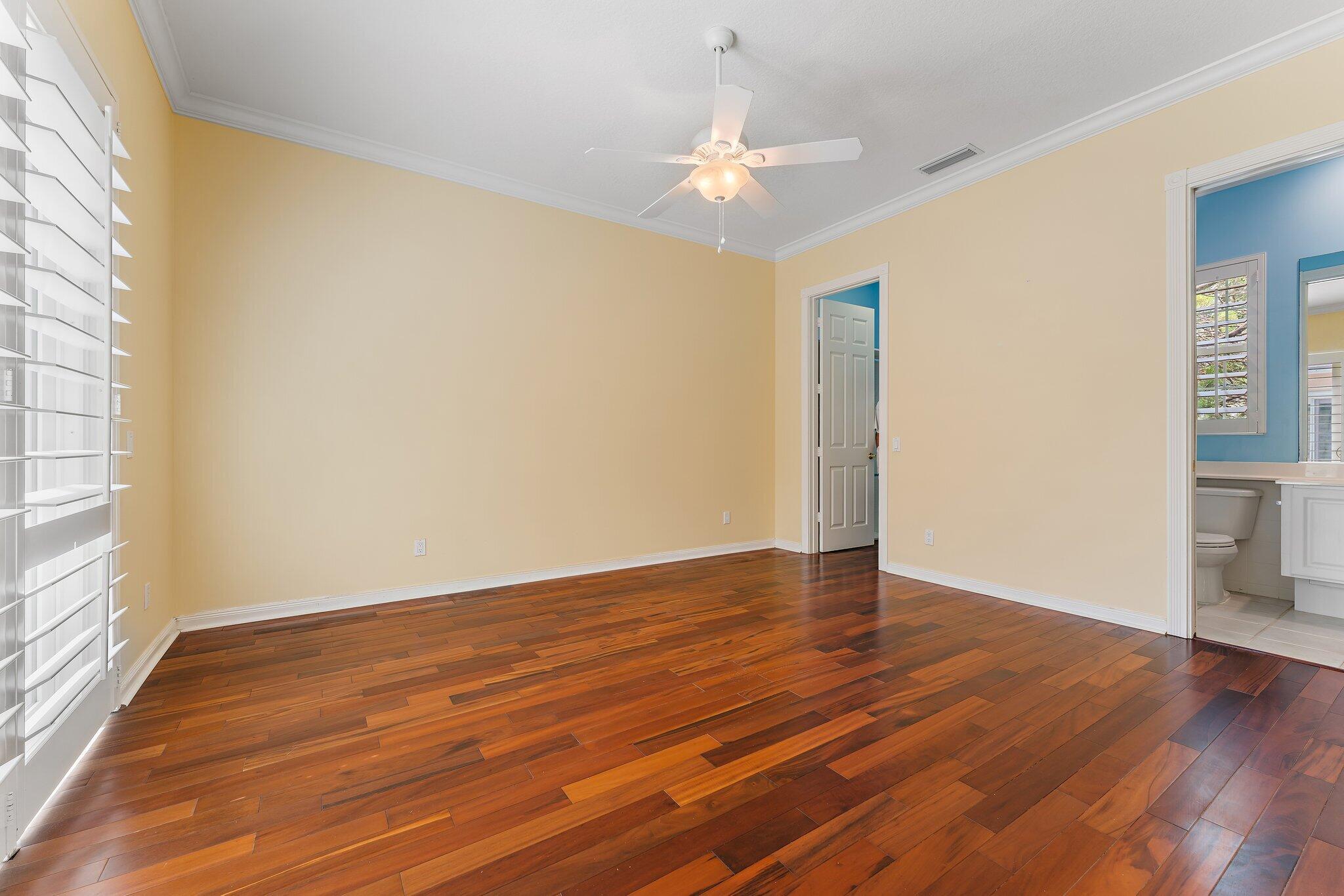 215 New Haven Boulevard