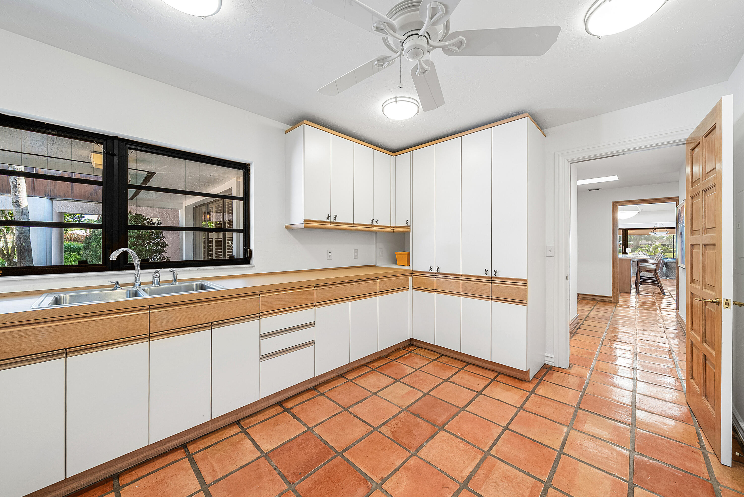 112 Glenbrook Court