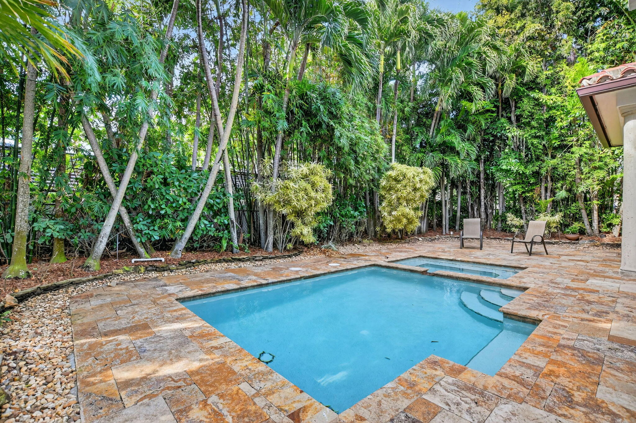 33 SE Olive Way
