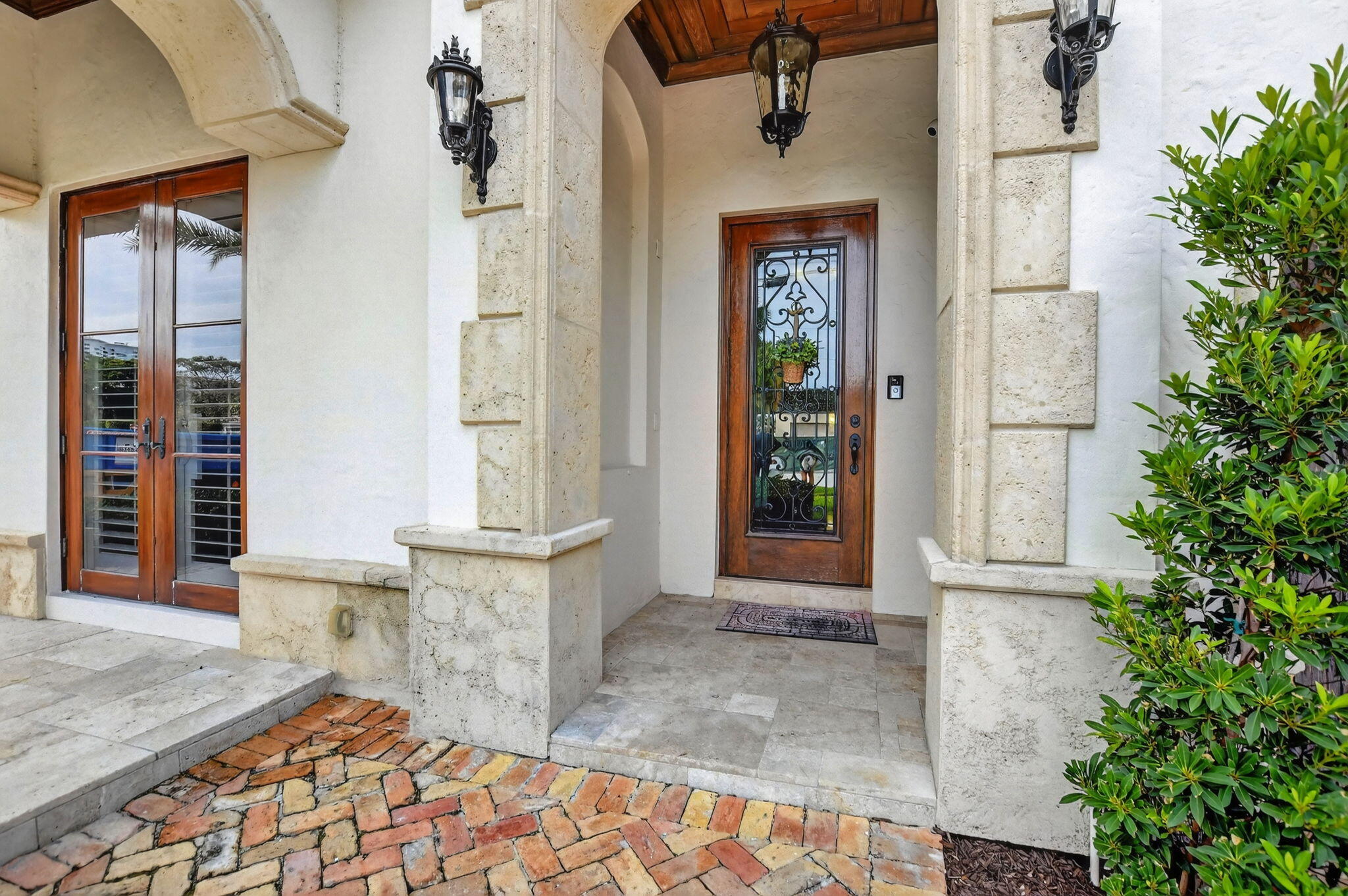33 SE Olive Way