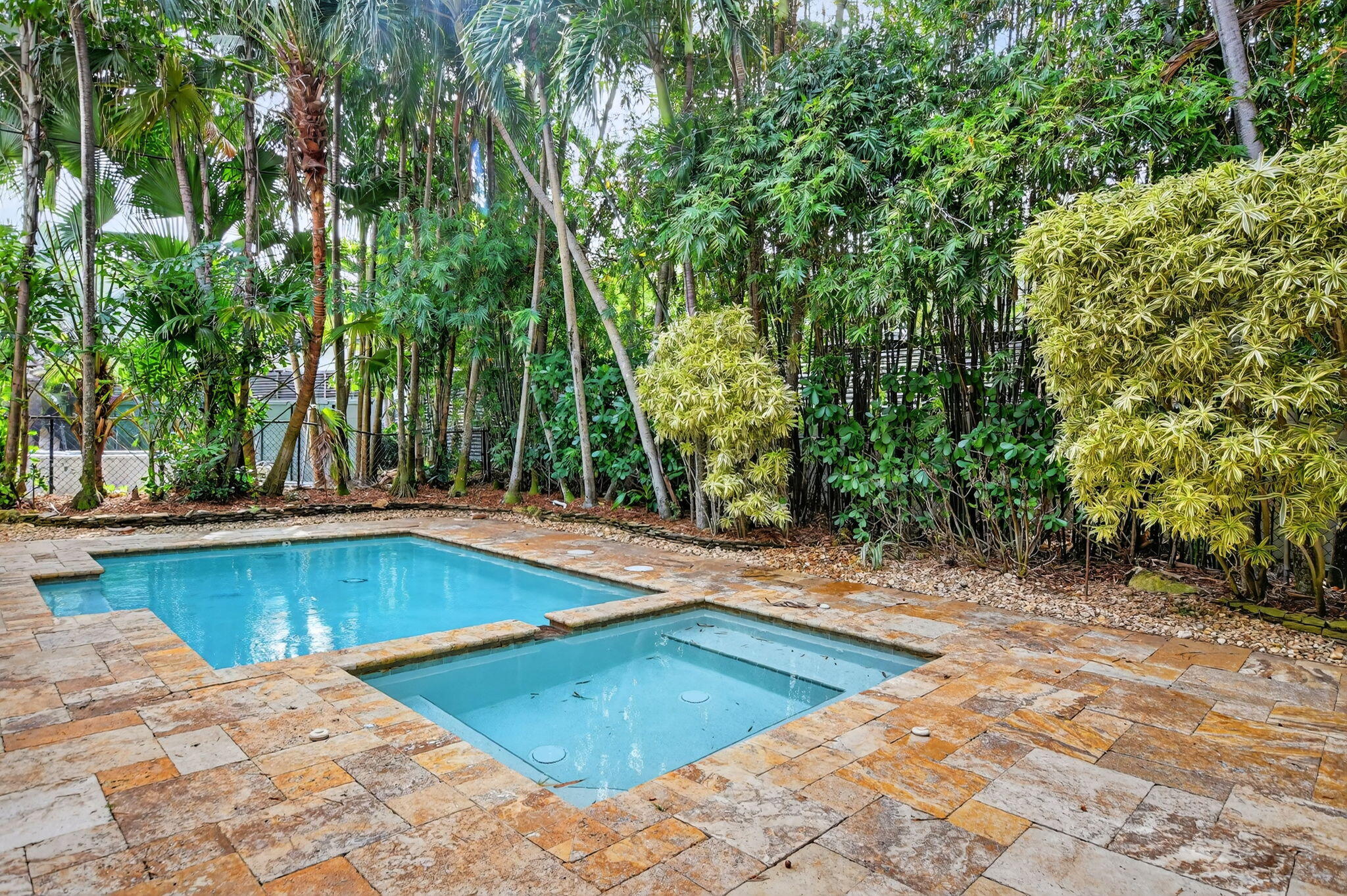 33 SE Olive Way