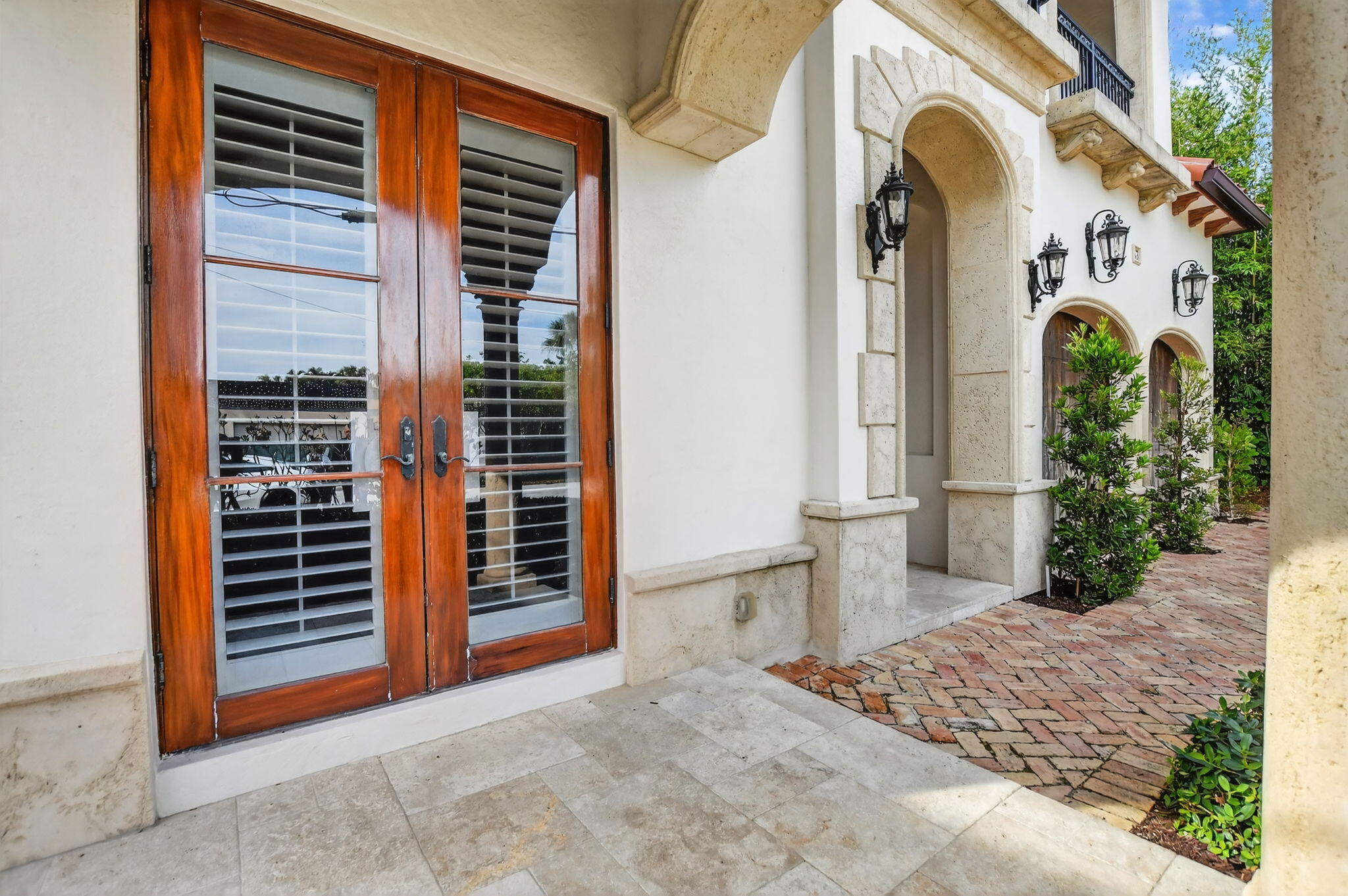 33 SE Olive Way
